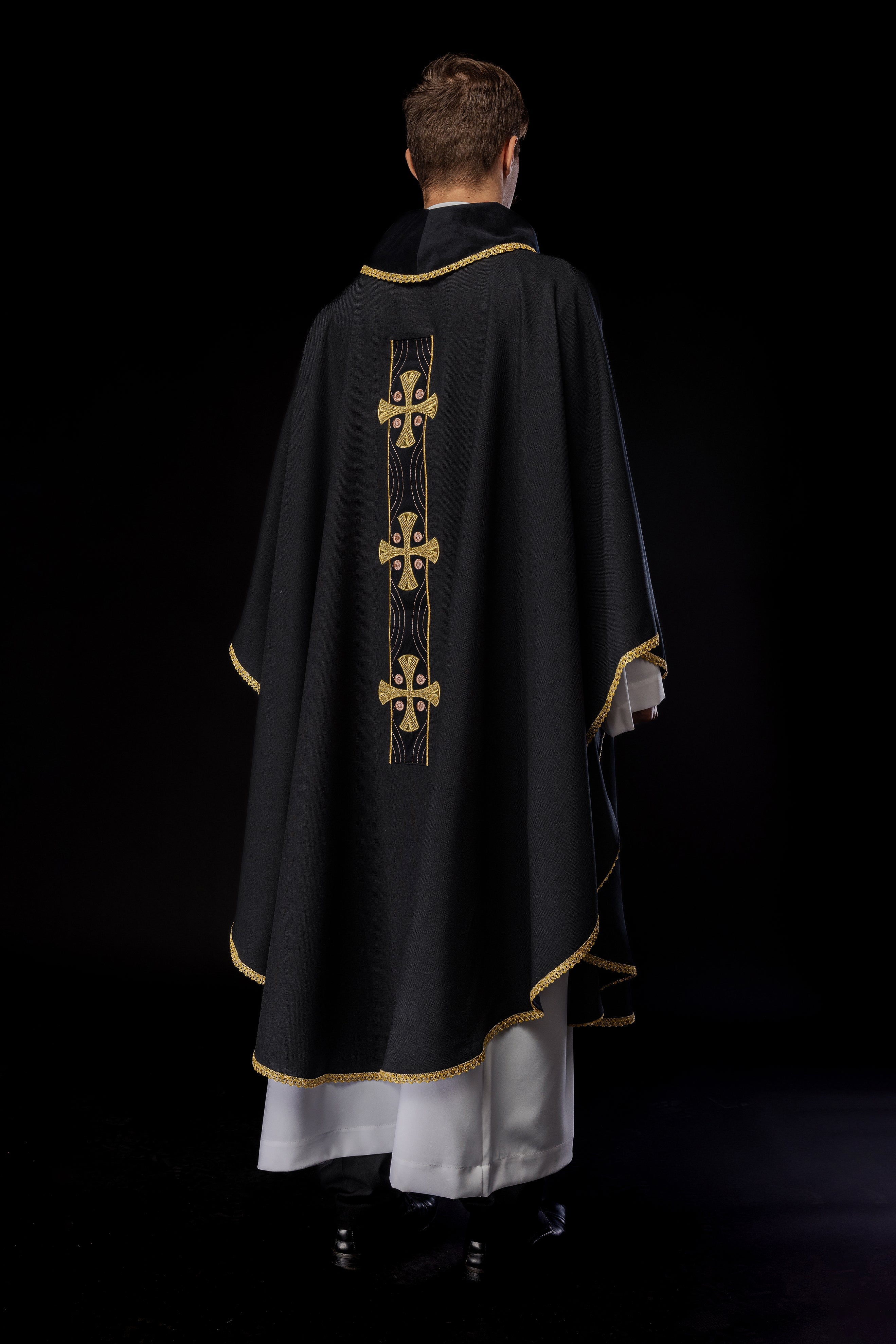 Chasuble with embroidered gold crosses and piping on the collar in black