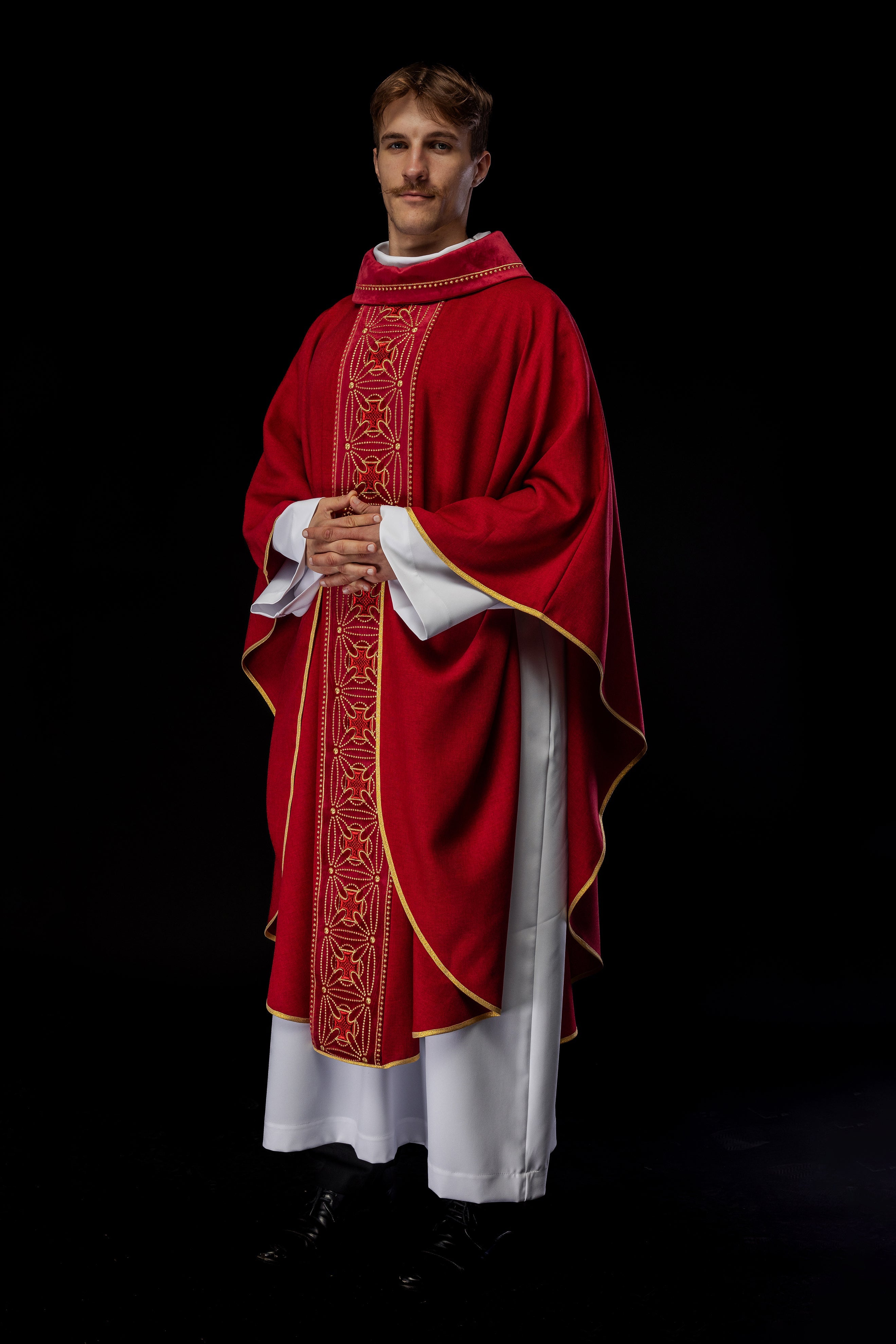 Liturgical chasuble with richly decorated belt with crosses in red color - HAFTINAUSA.COM