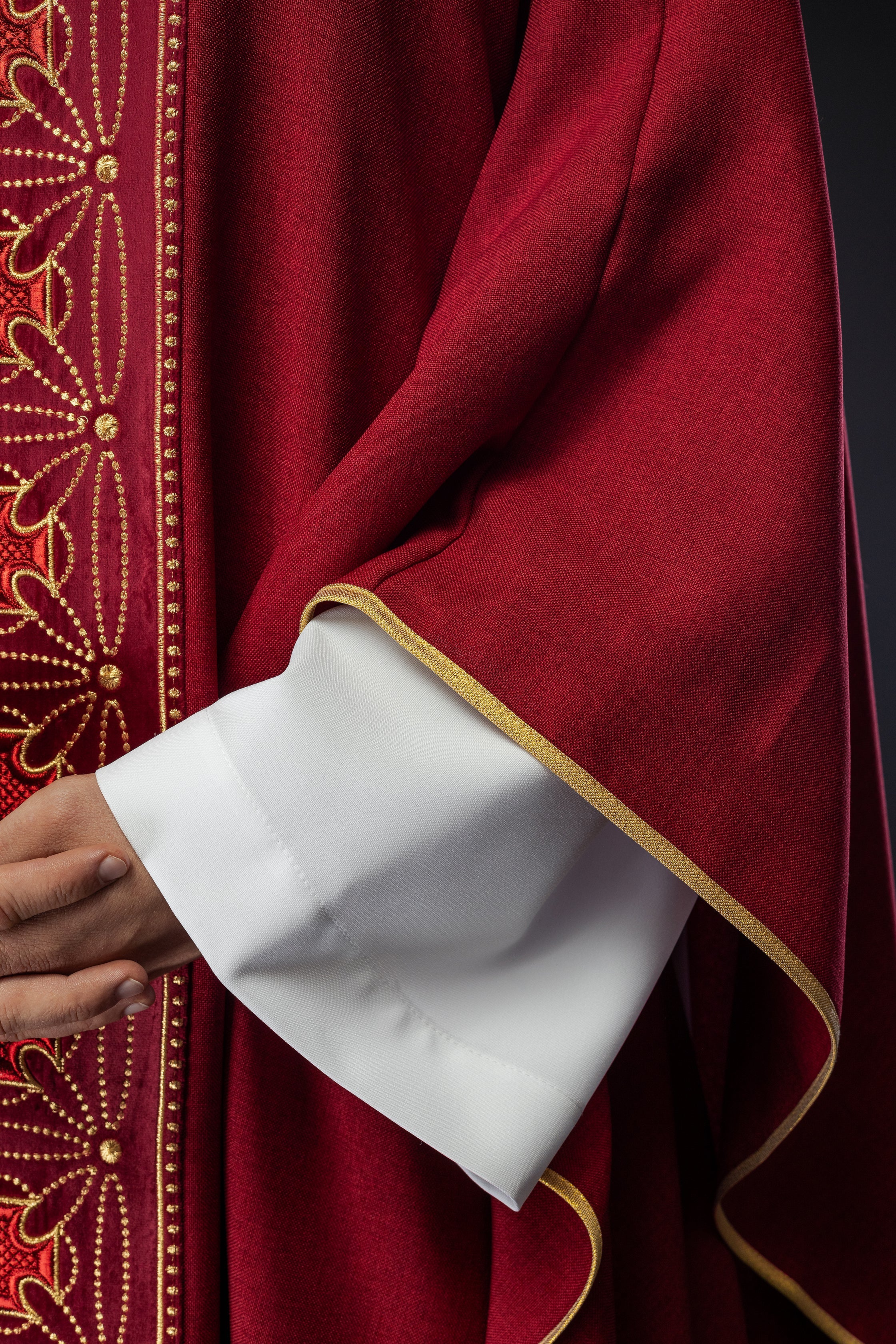 Liturgical chasuble with richly decorated belt with crosses in red color - HAFTINAUSA.COM