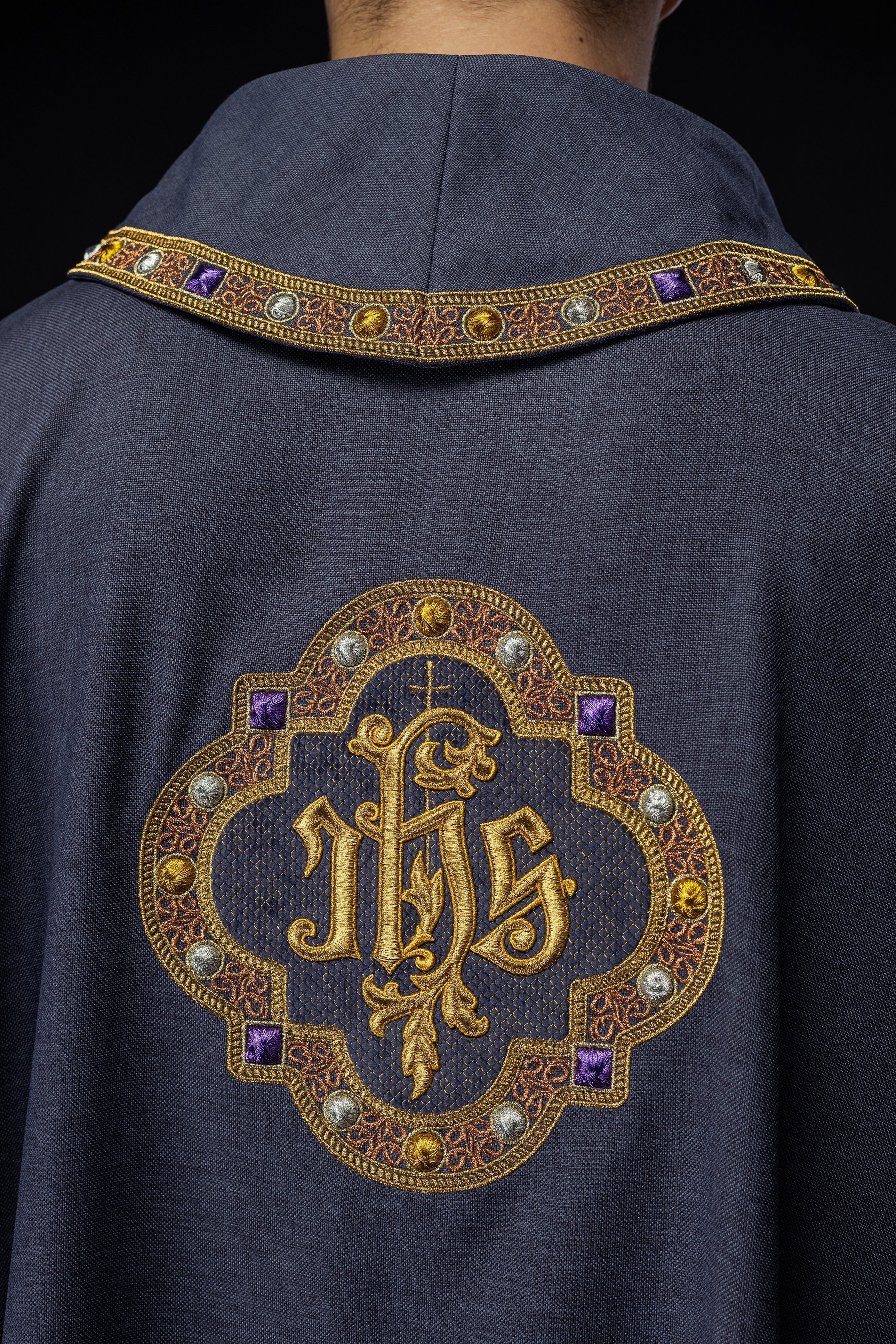 Chasuble IHS embroidered collar in purple