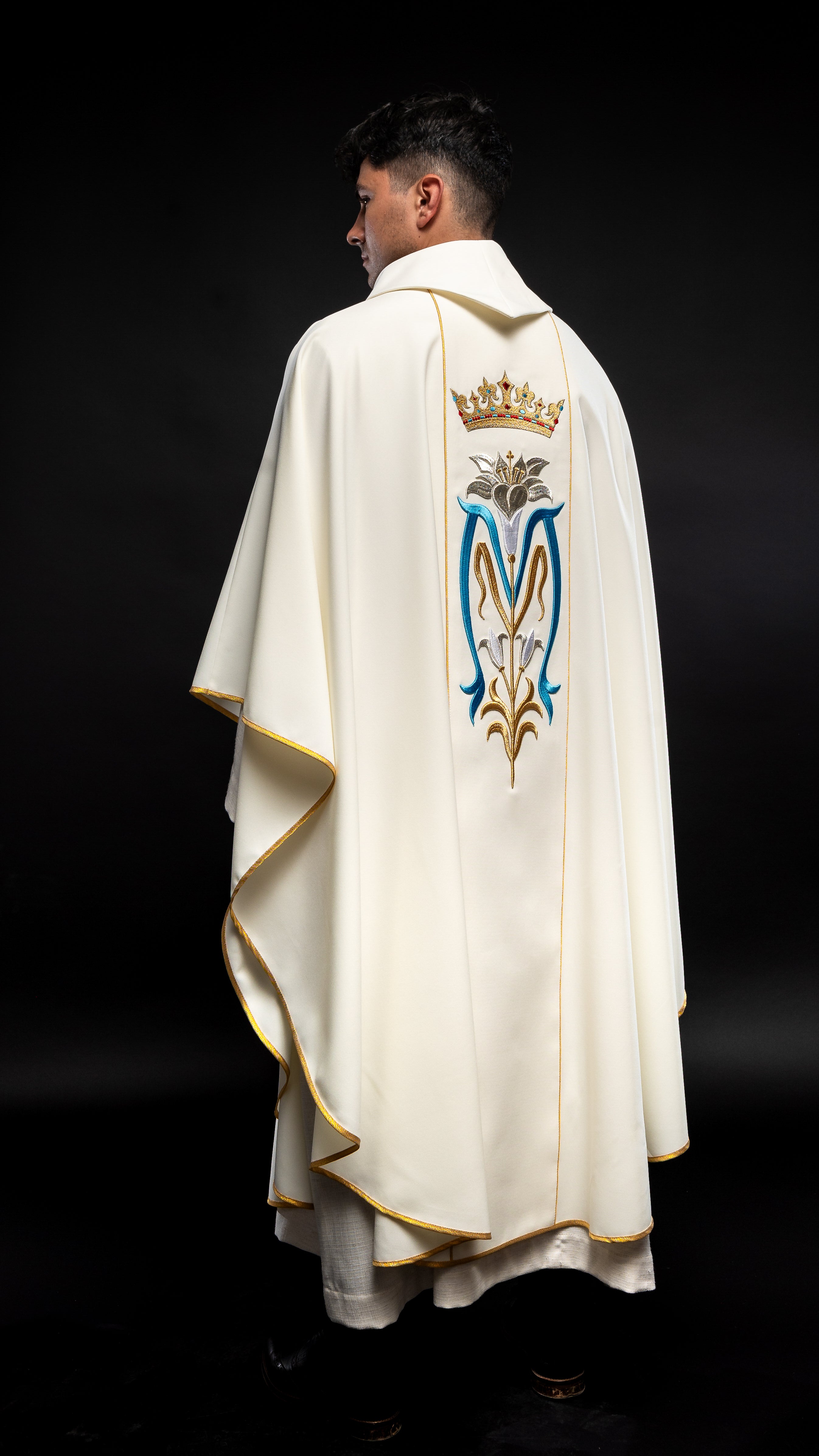 Ecru liturgical Marian chasuble embroidered with a crown