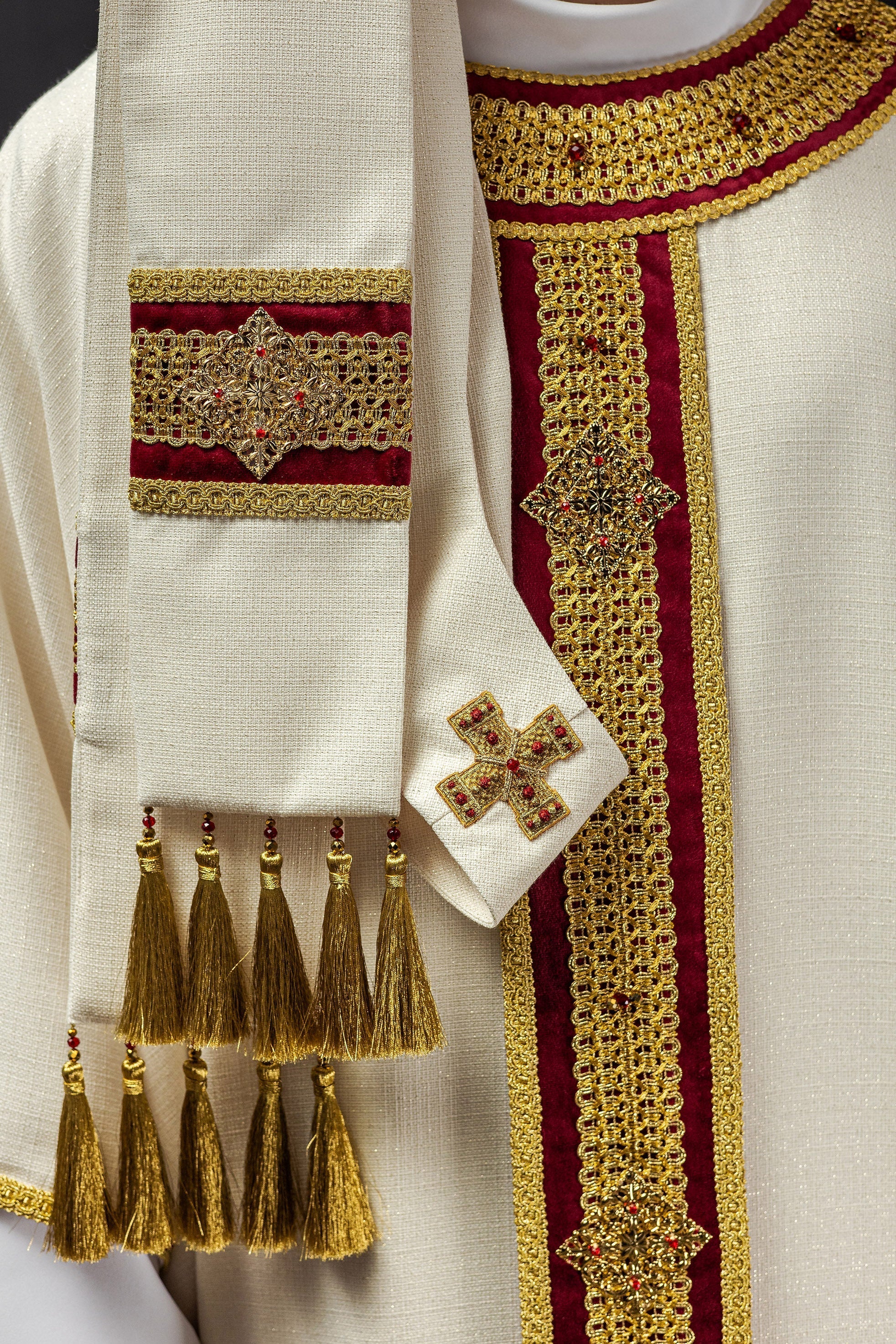 Ivory chasuble with red narrow orphrey Handmade 7001