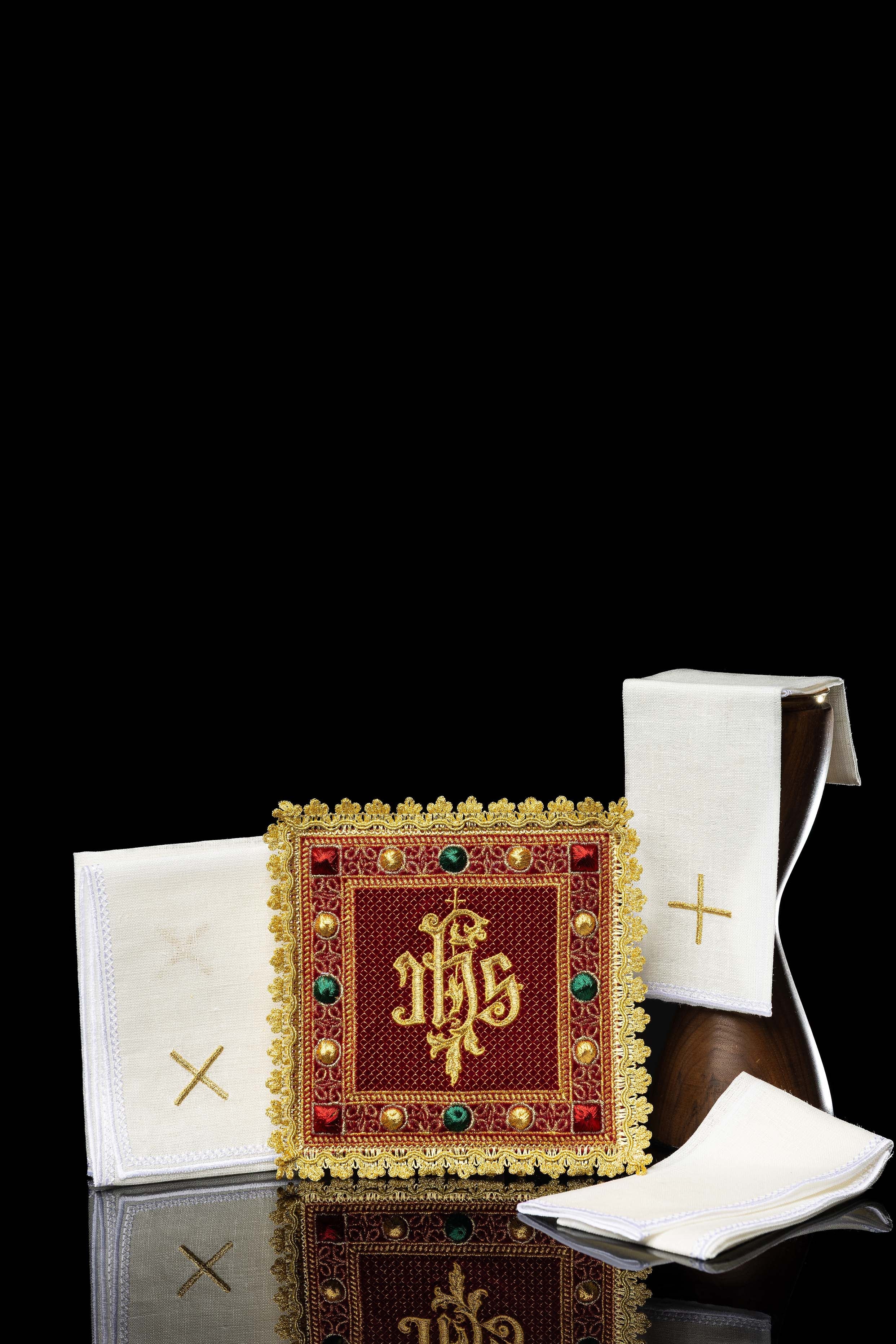 Velvet chalice set in red color with embroidered IHS symbol
