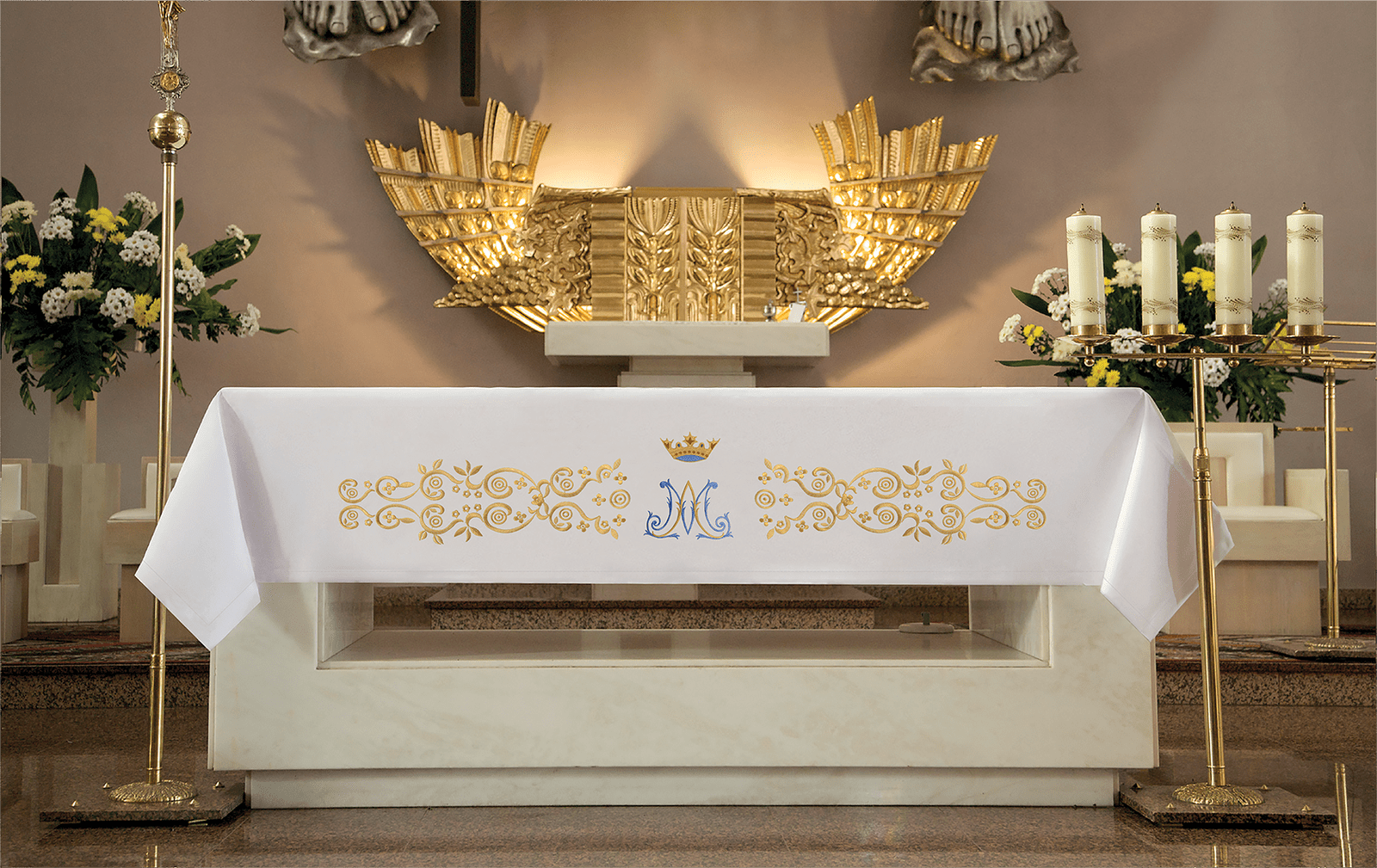 Altar cloth with front embroidery in gold with Mary motif KOH/035 150*300 BIAŁY - HAFTINAUSA.COM