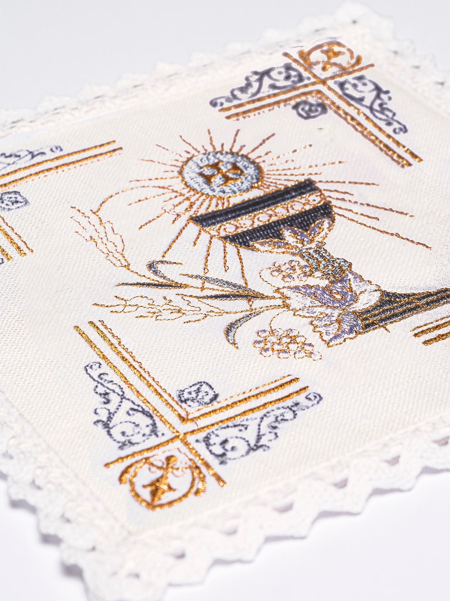 Altar linens set with silver chalice and IHS embroidery KKL/163 - HAFTINAUSA.COM