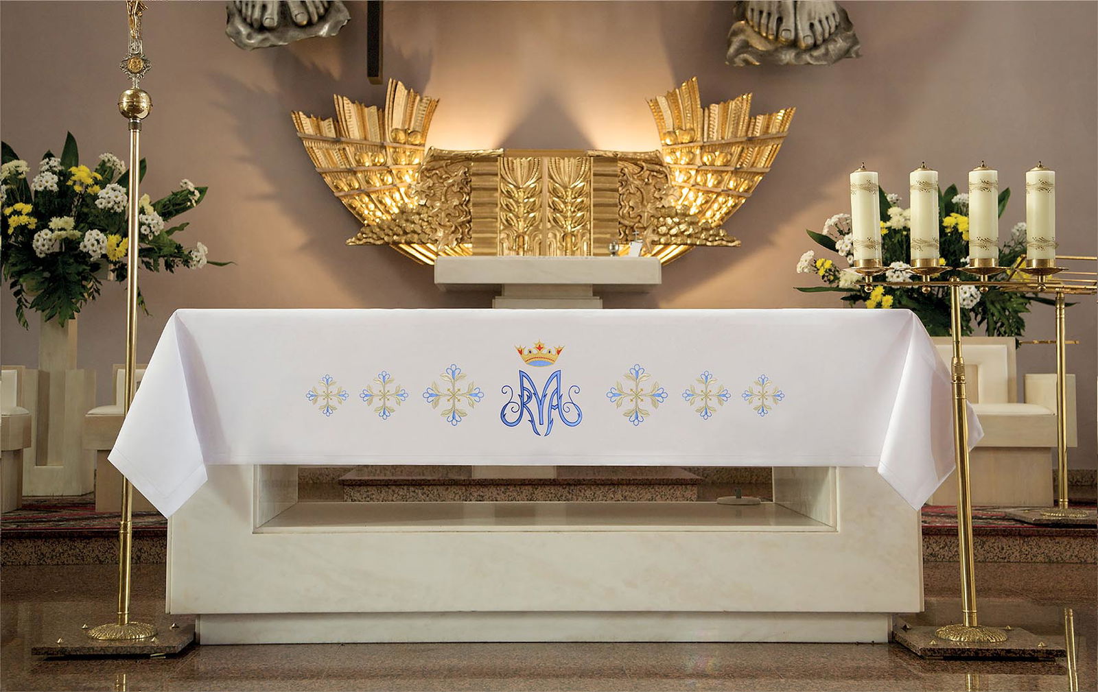 Altar tablecloth with blue Marian embroidery KOH/039 150*300 BIAŁY - HAFTINAUSA.COM