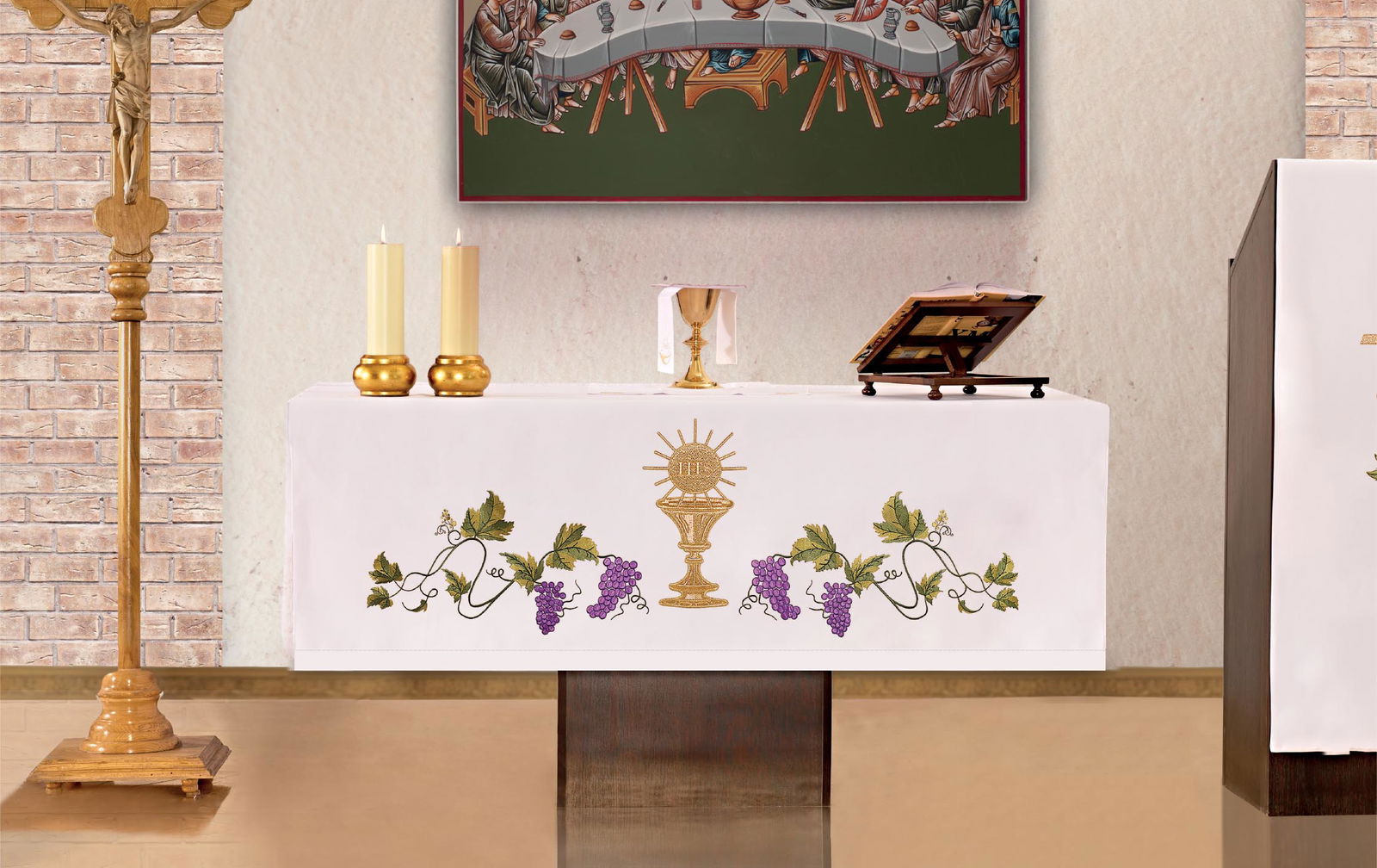 Altar tablecloth with cross and grapes embroidery KOH/021 150*300 BIAŁY - HAFTINAUSA.COM