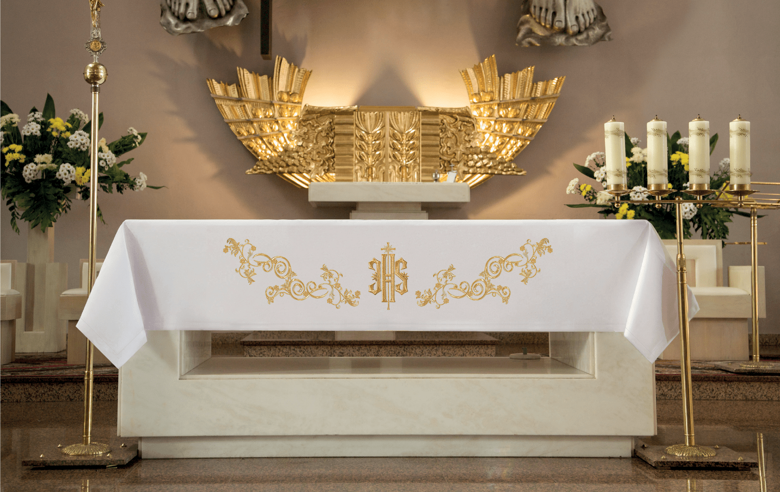 Altar tablecloth with frontal embroidered IHS KOH/013 150*300 BIAŁY - HAFTINAUSA.COM