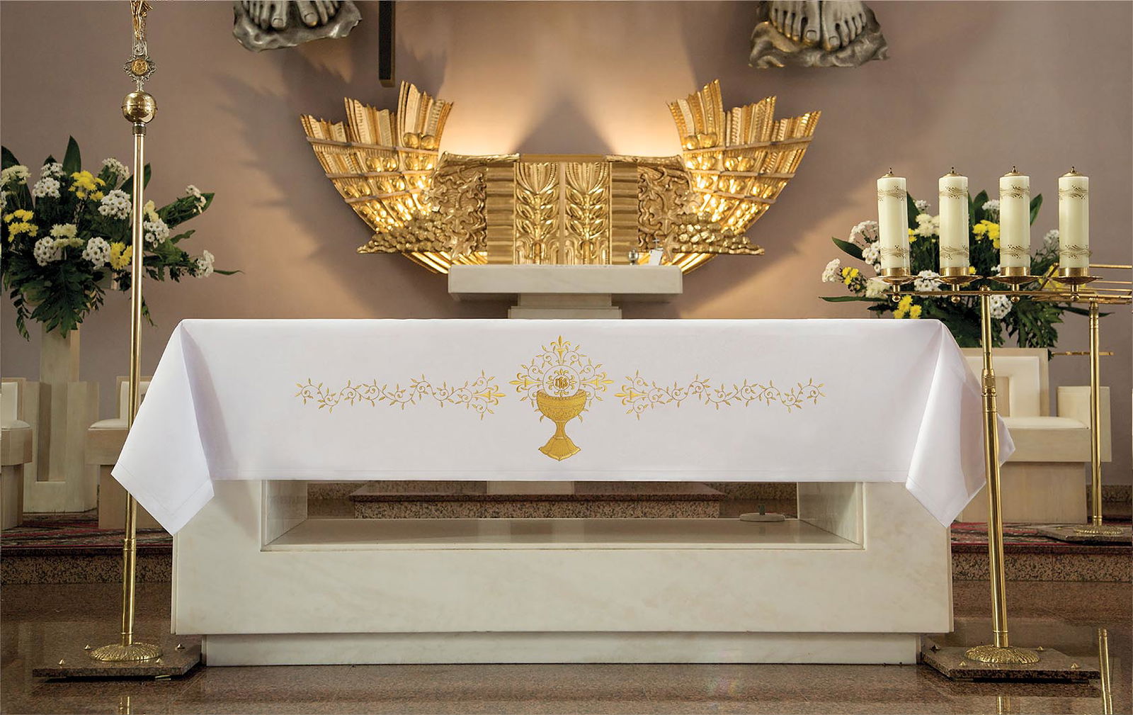 Altar tablecloth with frontal Eucharistic embroidery KOH/038 150*300 BIAŁY - HAFTINAUSA.COM