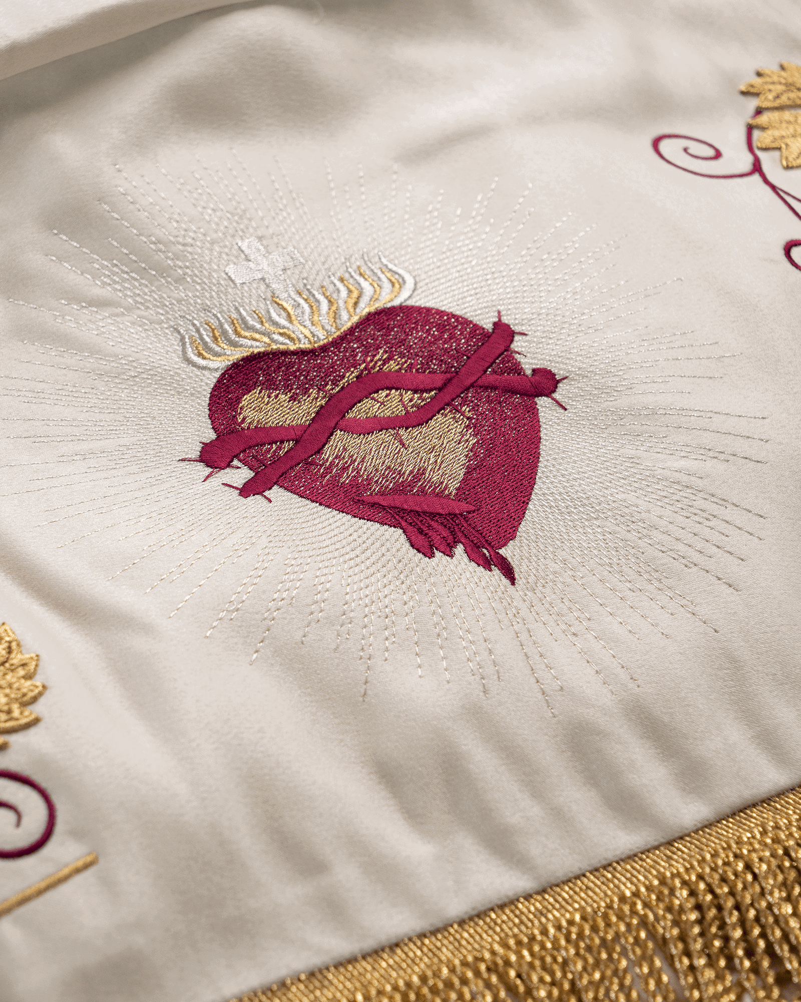 Embroidered Canopy with grape motifs