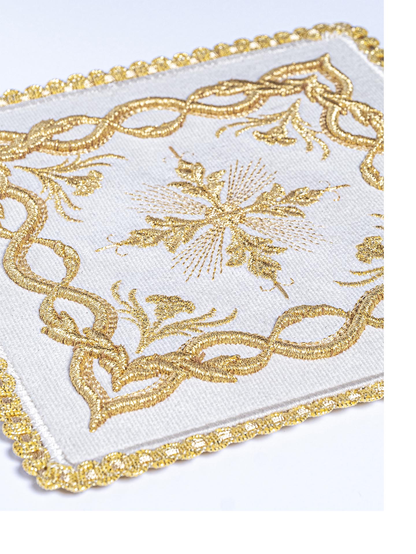 Chalice linens set made from velvet texture with gold embroidery