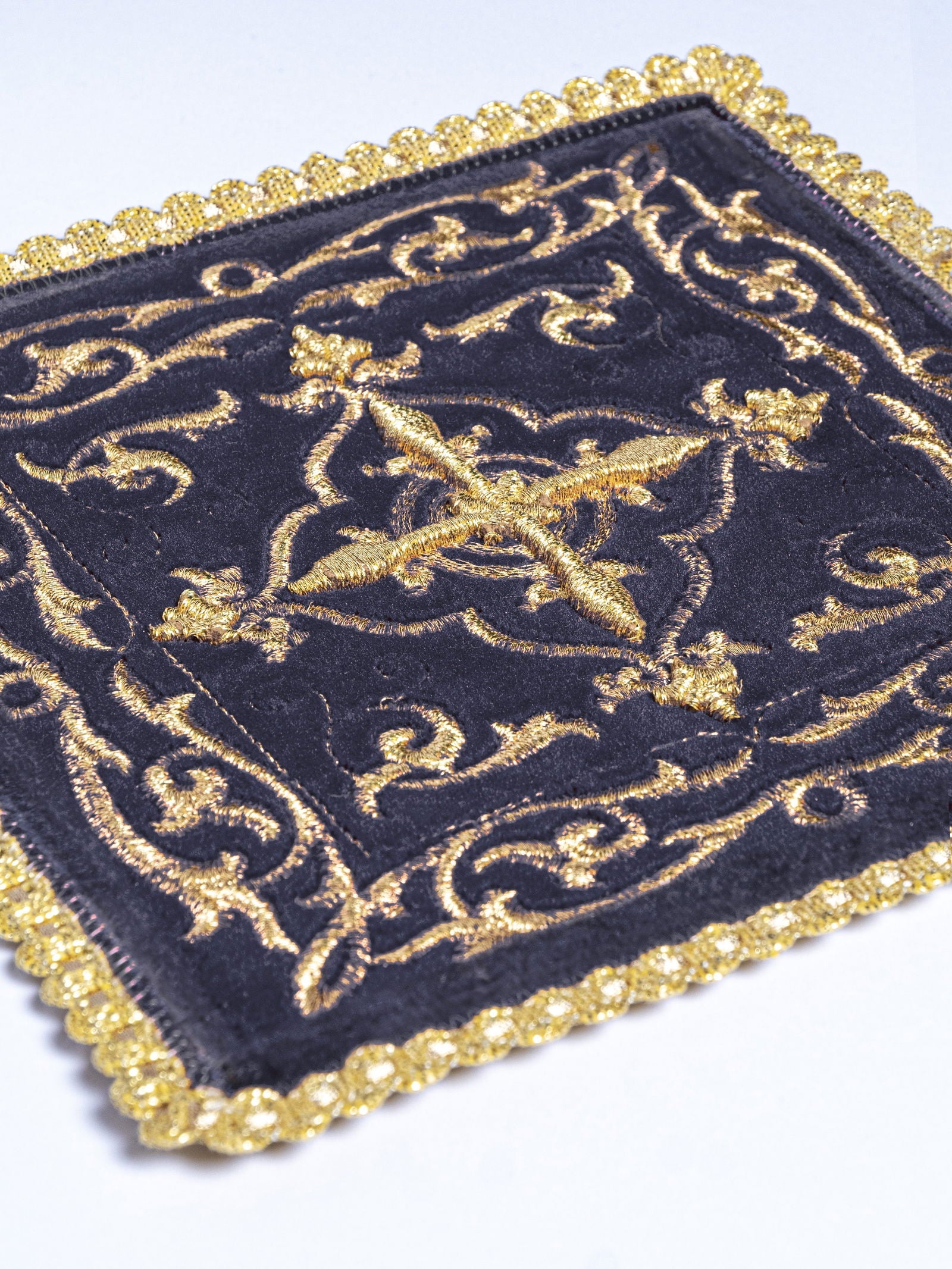 Embroidered chalice linens set made of purple velvet