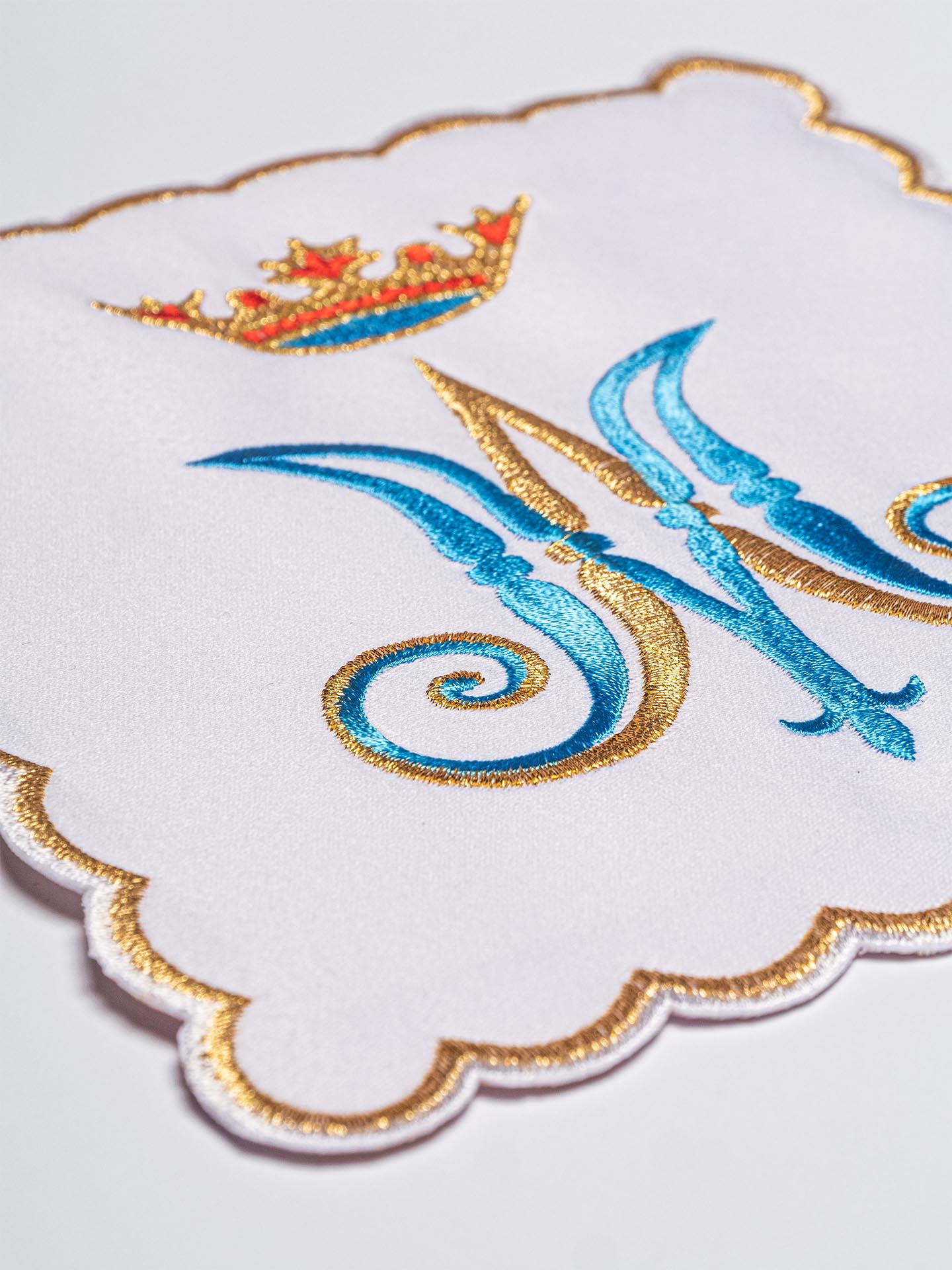 Chalice Linens Embroidered with blue and gold Marian Motif