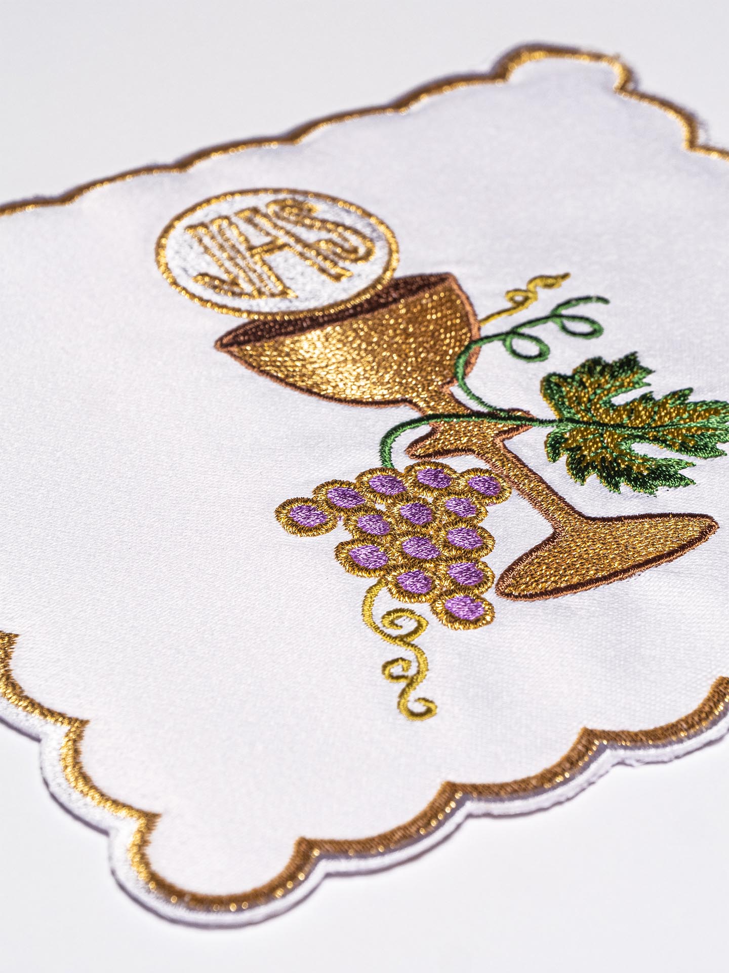 Chalice Linens Embroidered with Chalice Motif