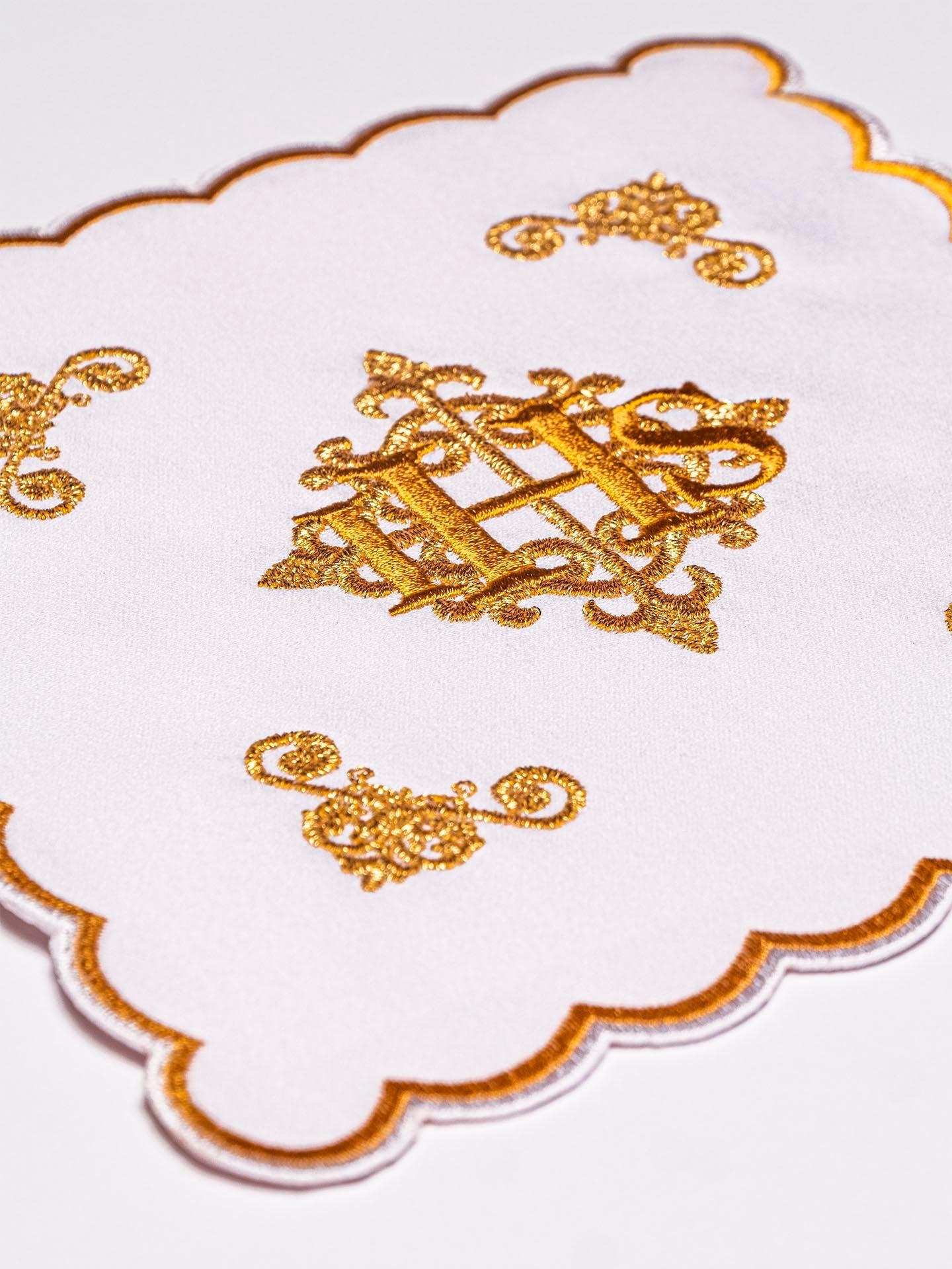 Embroidered Chalice Linens