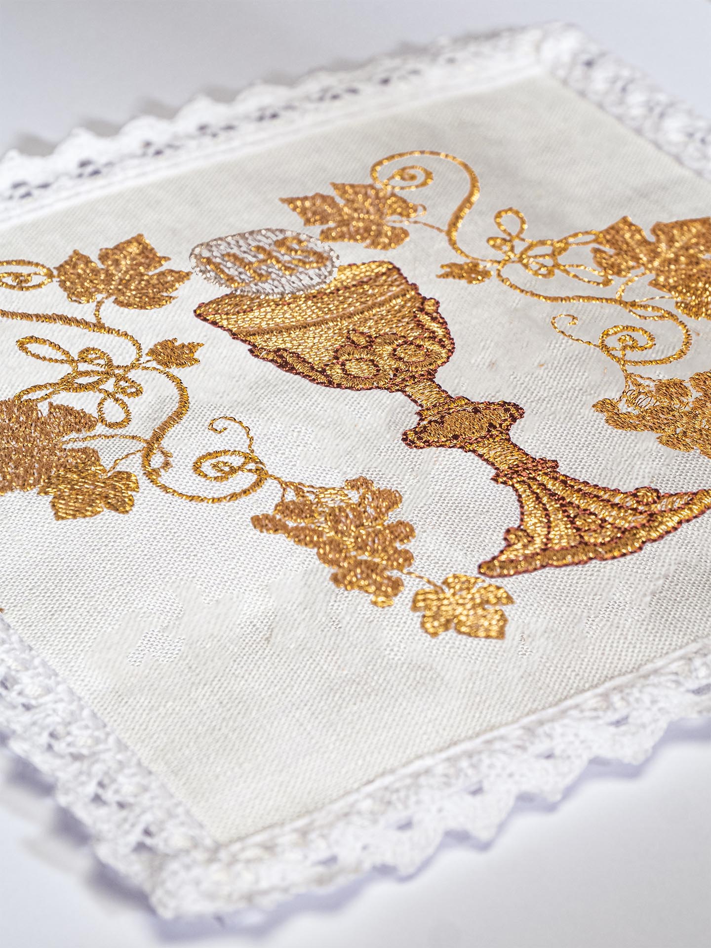 Embroidered altar linen KKL/166