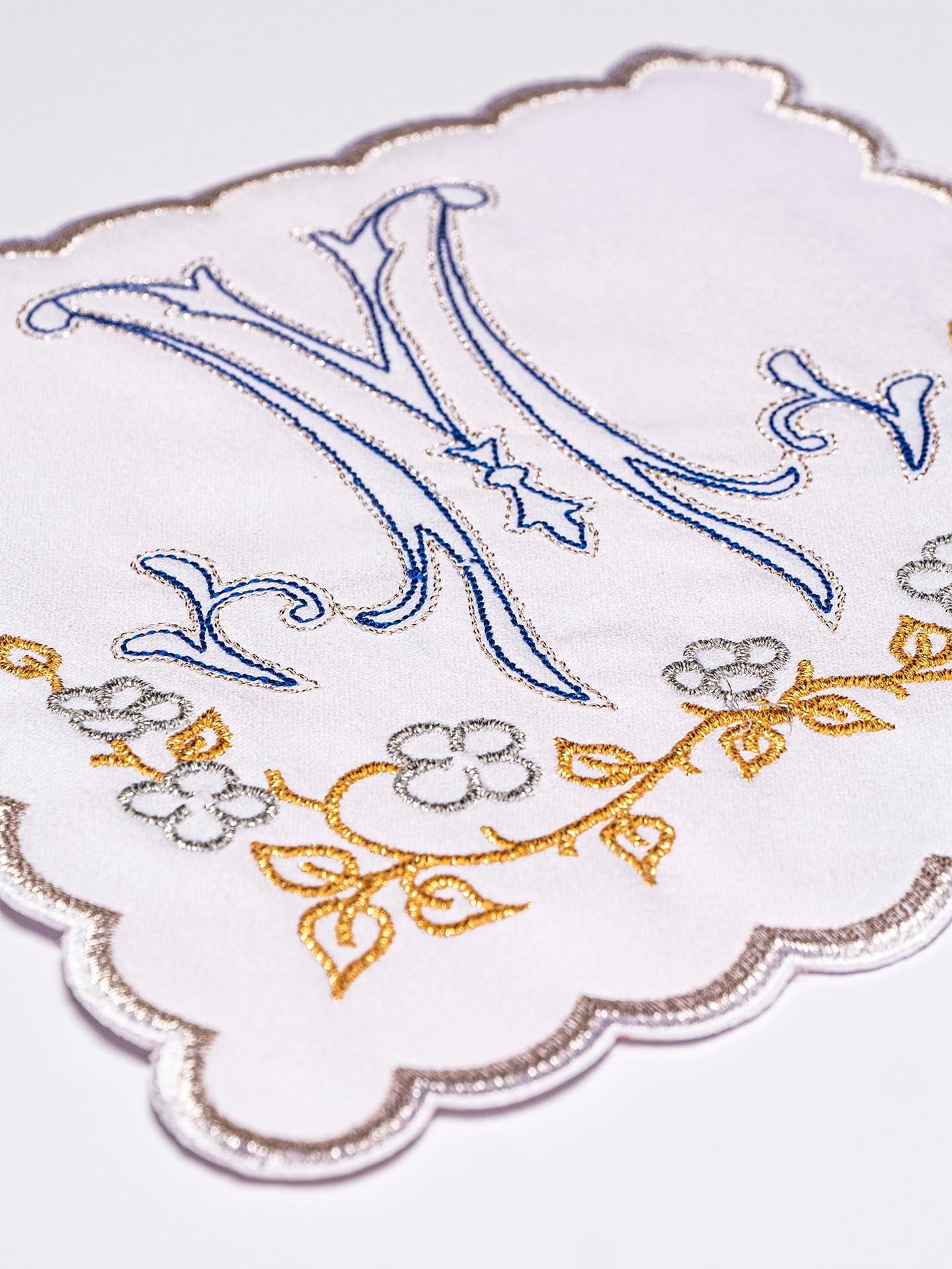 Chalice Linens in cotton with blue Marian symbol