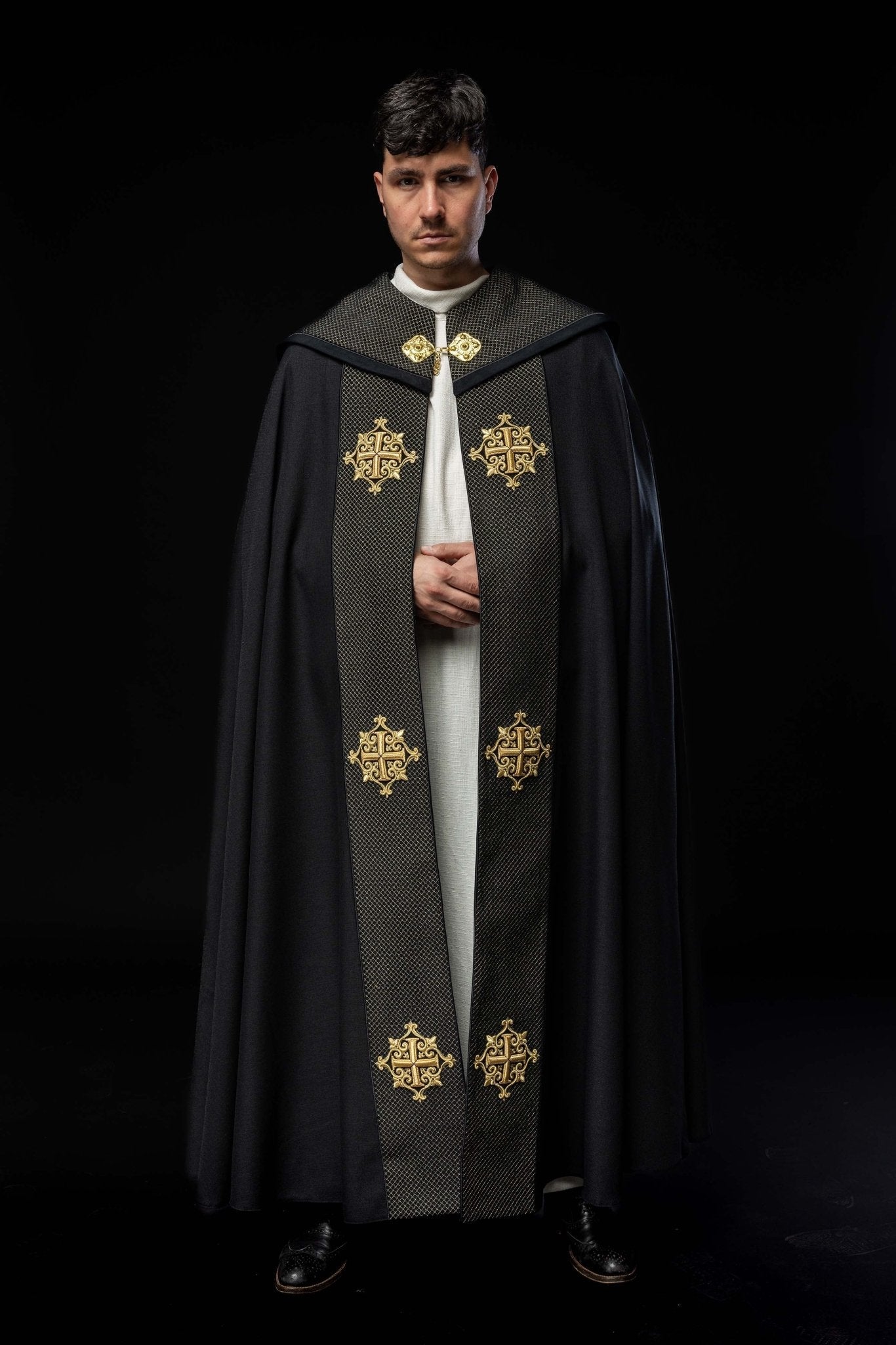 Black cope with a velvet sash and cross embroidery LE/3029/07 145 cm - HAFTINAUSA.COM