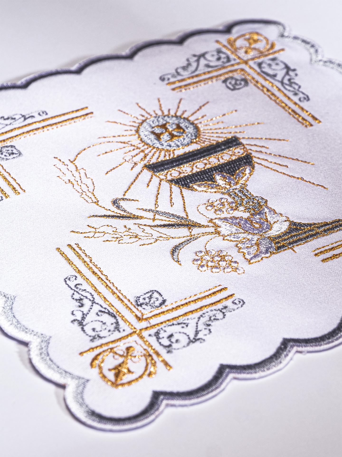 Embroidered Chalice Linens