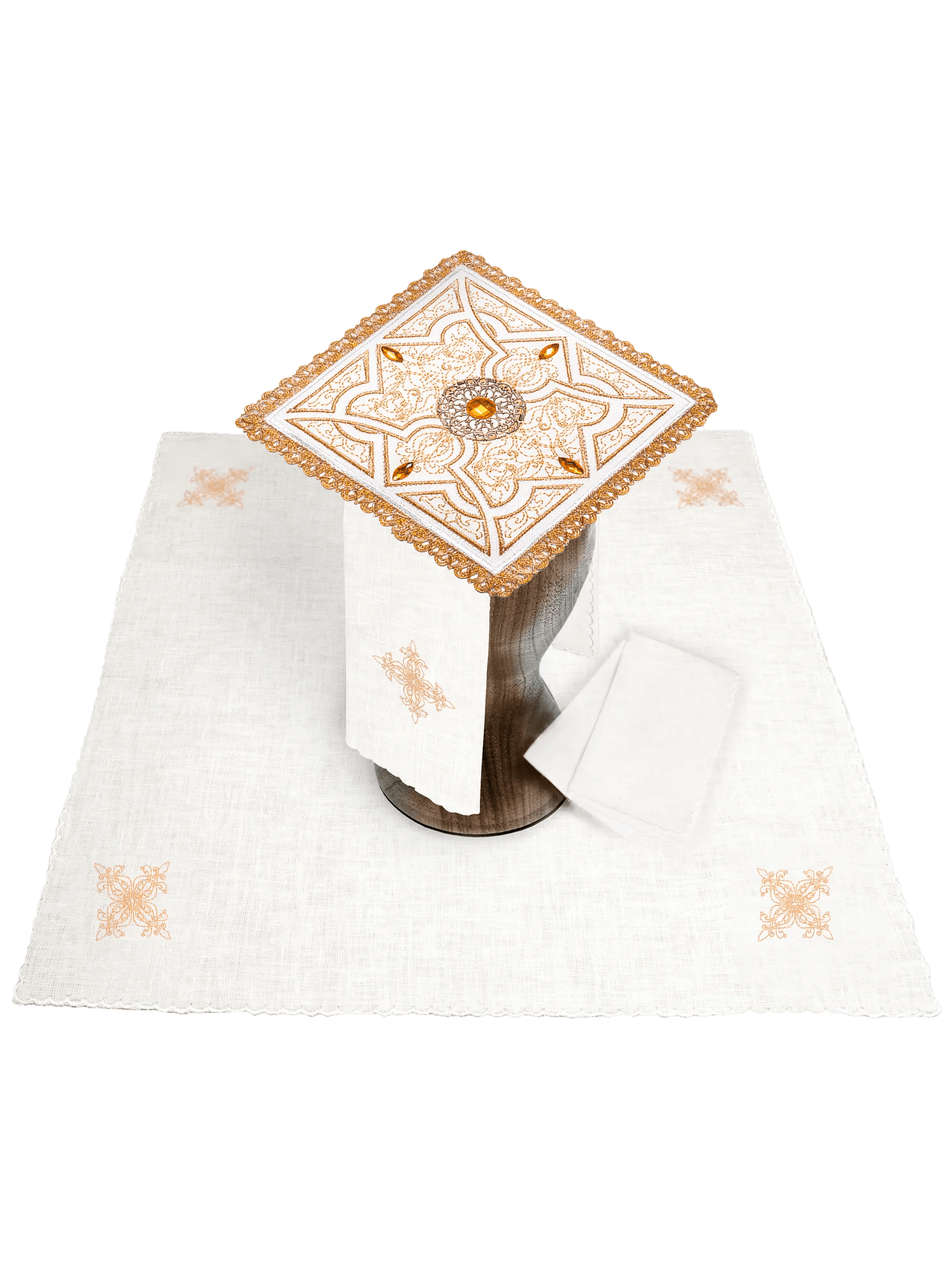 Chalice Linens Elaborately Decorated with Embroidery LE/5002 - HAFTINAUSA.COM