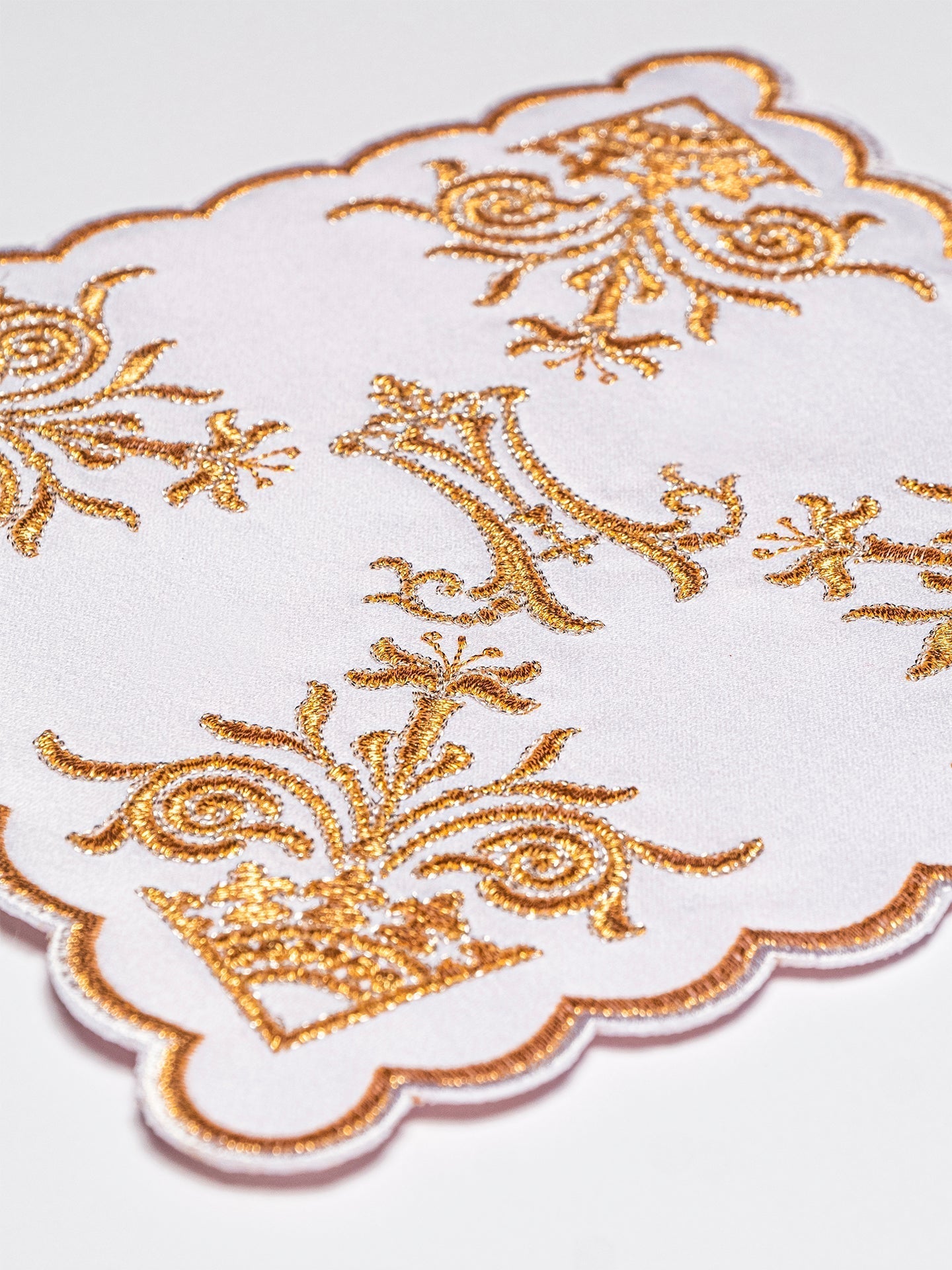 Chalice Linens with Colorful Marian Embroidery KK/077 - HAFTINAUSA.COM