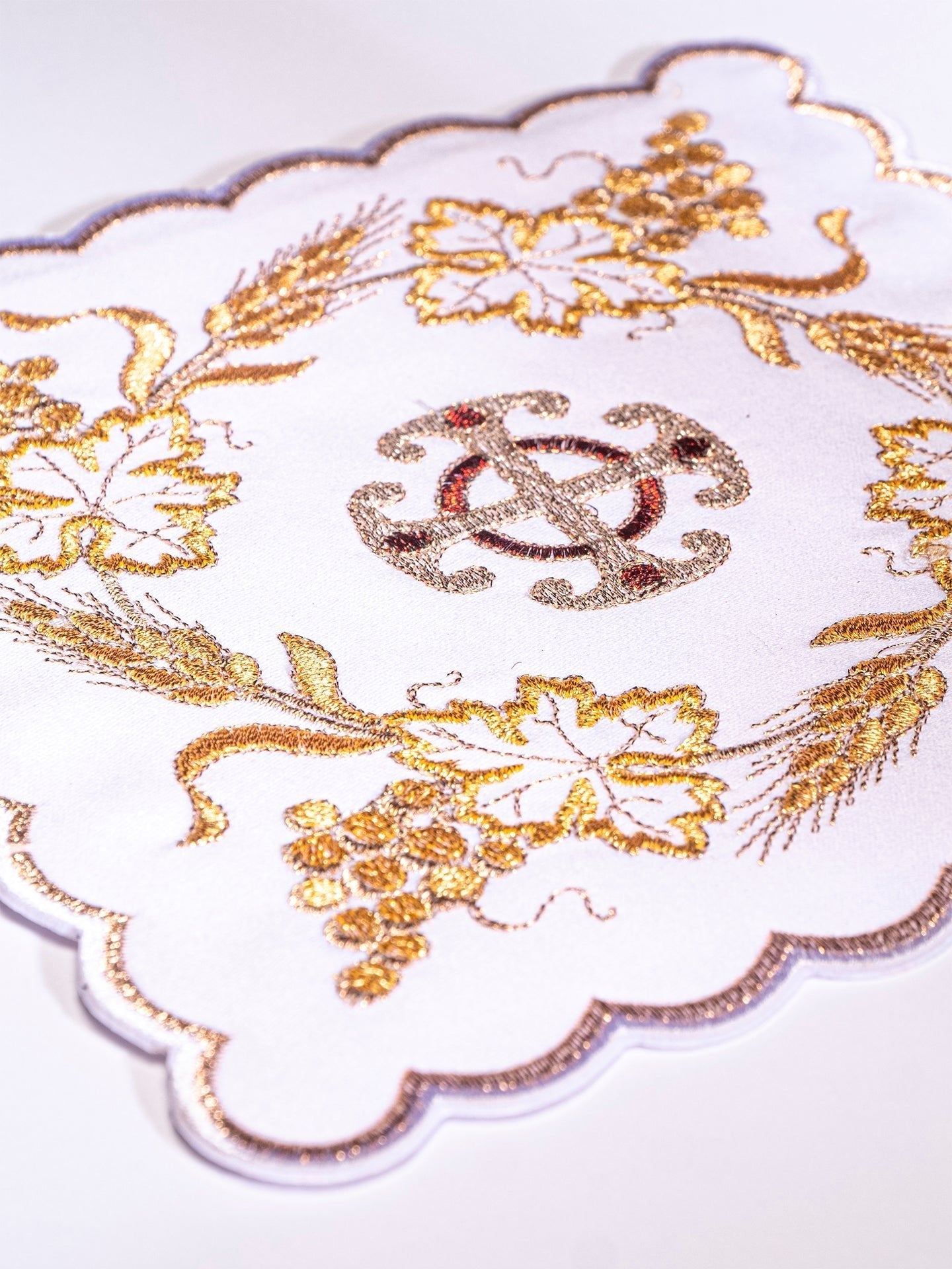 Chalice Linens with gold and bordeux embroidery KK/036 - HAFTINAUSA.COM