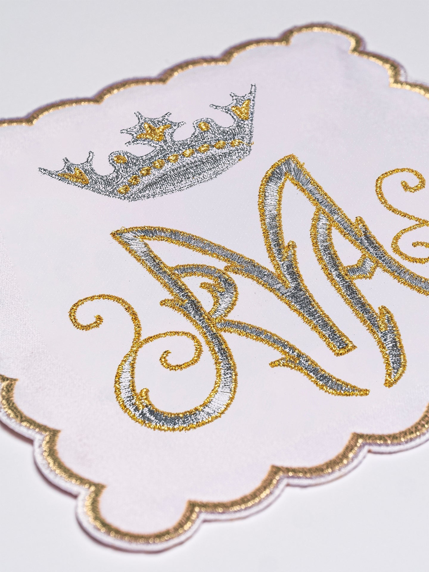 Chalice Linens with gold and silver Marian Embroidery KK/003/C2 - HAFTINAUSA.COM