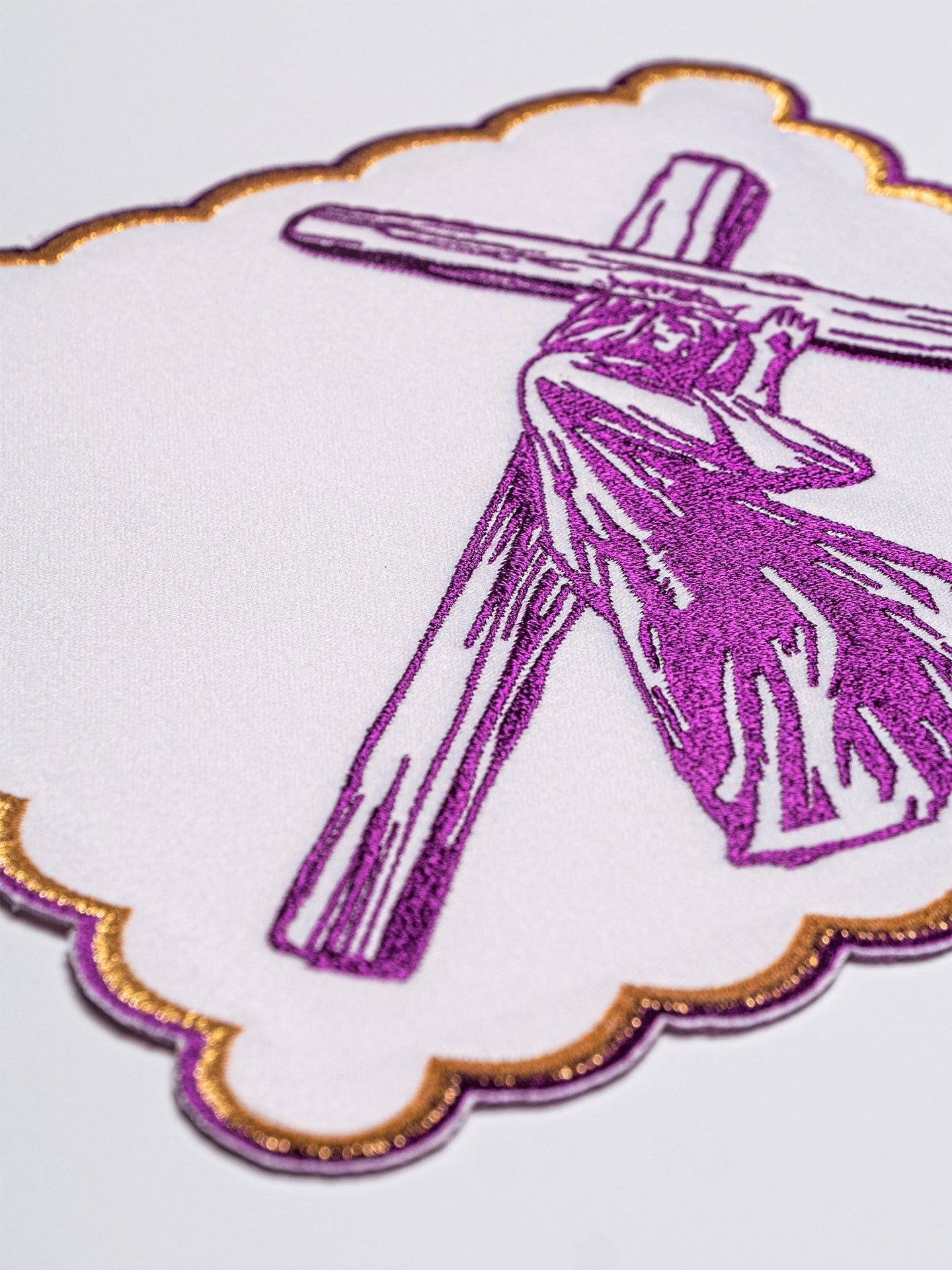 Chalice linens with purple embroidery Christ Carrying the Cross KK/116 - HAFTINAUSA.COM