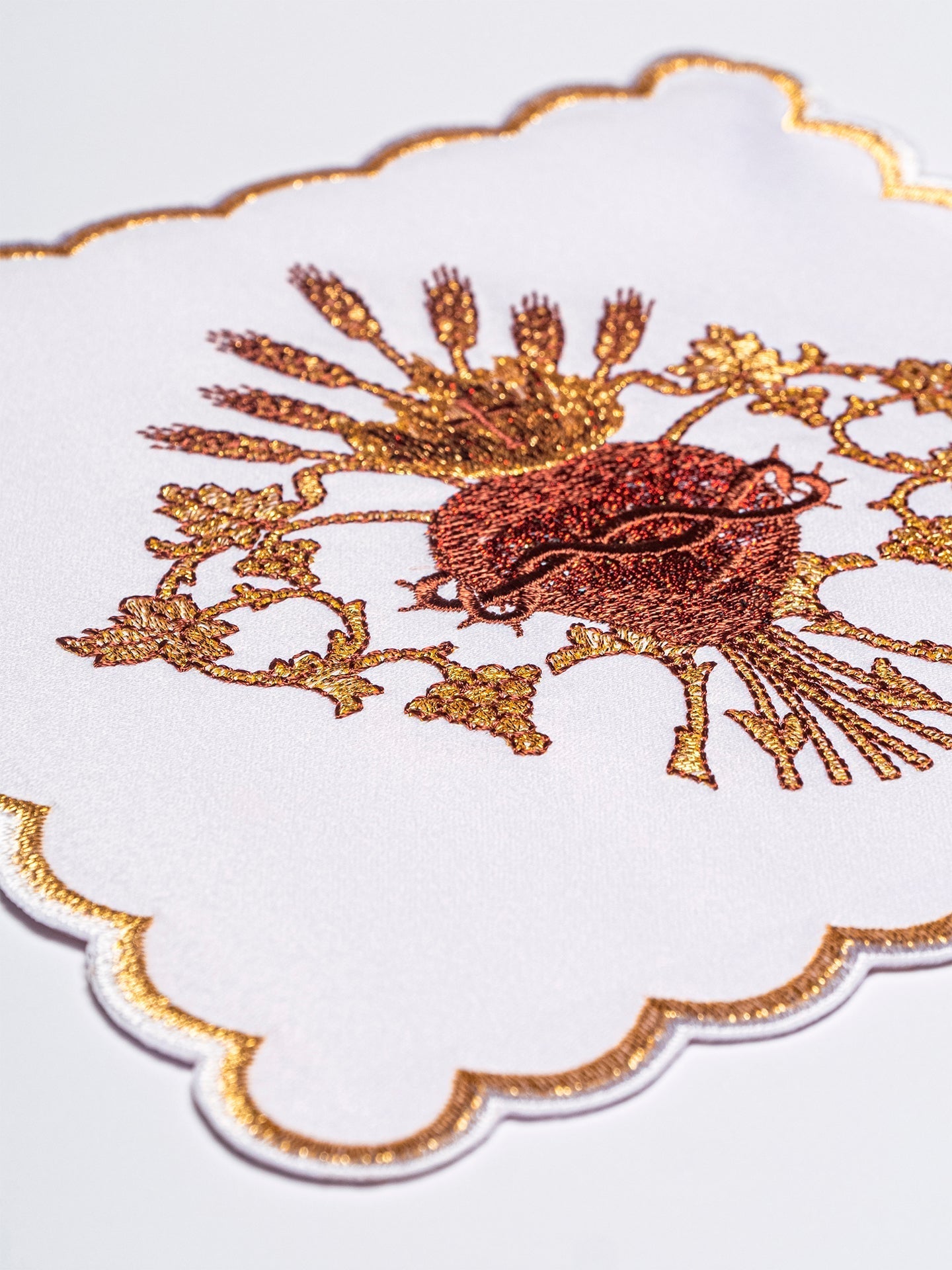 Chalice Linens with Sacred Heart of Jesus KK/167 - HAFTINAUSA.COM