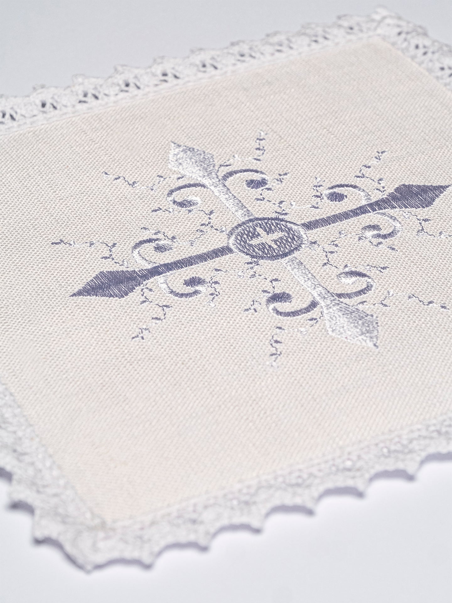 Chalice Linens with Subtle Cross Embroidery KKL/057 - HAFTINAUSA.COM