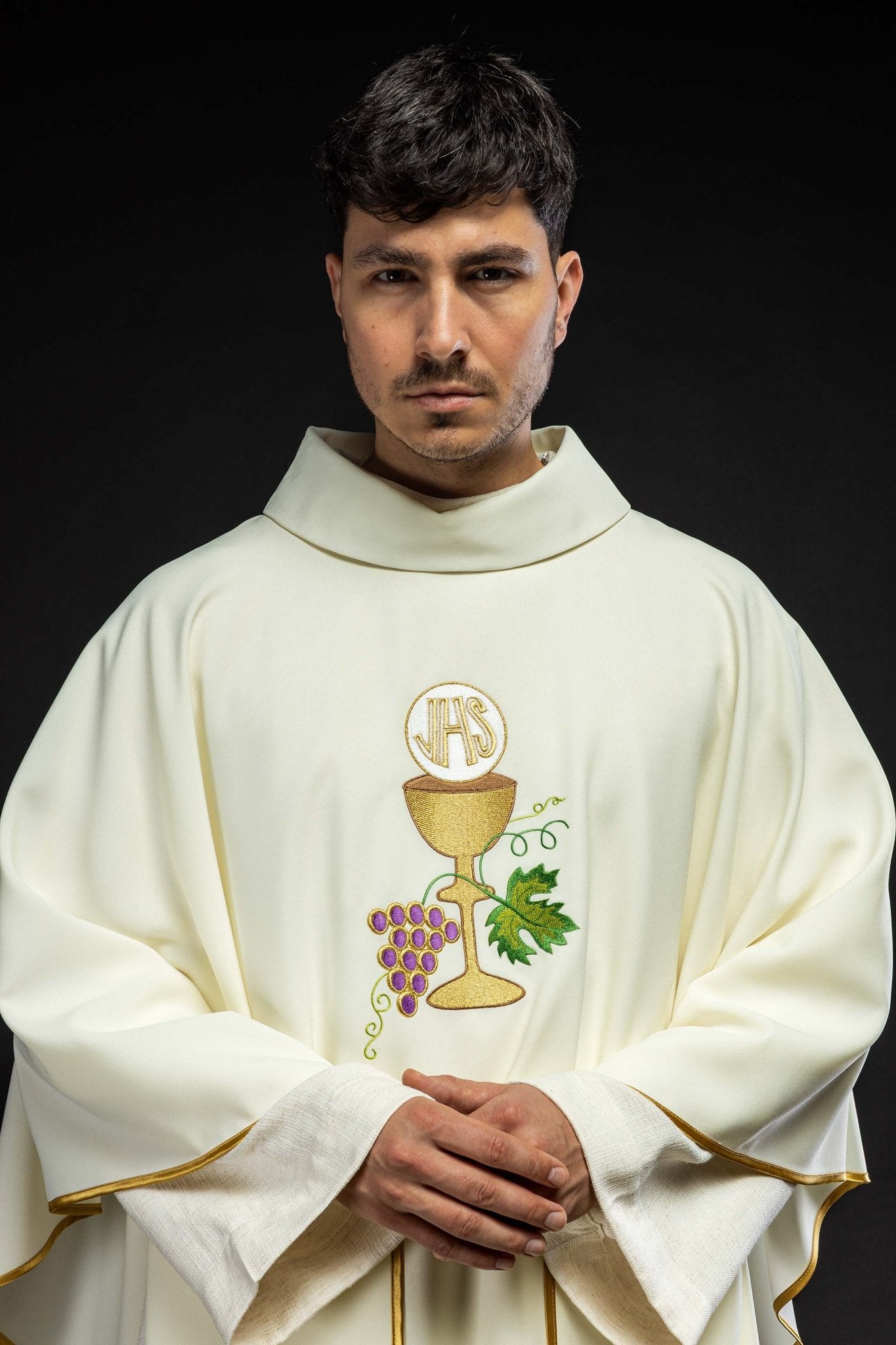 Chasuble Chalice Cross and Grapes in ecru KOR/208/05/12 ECRU - HAFTINAUSA.COM