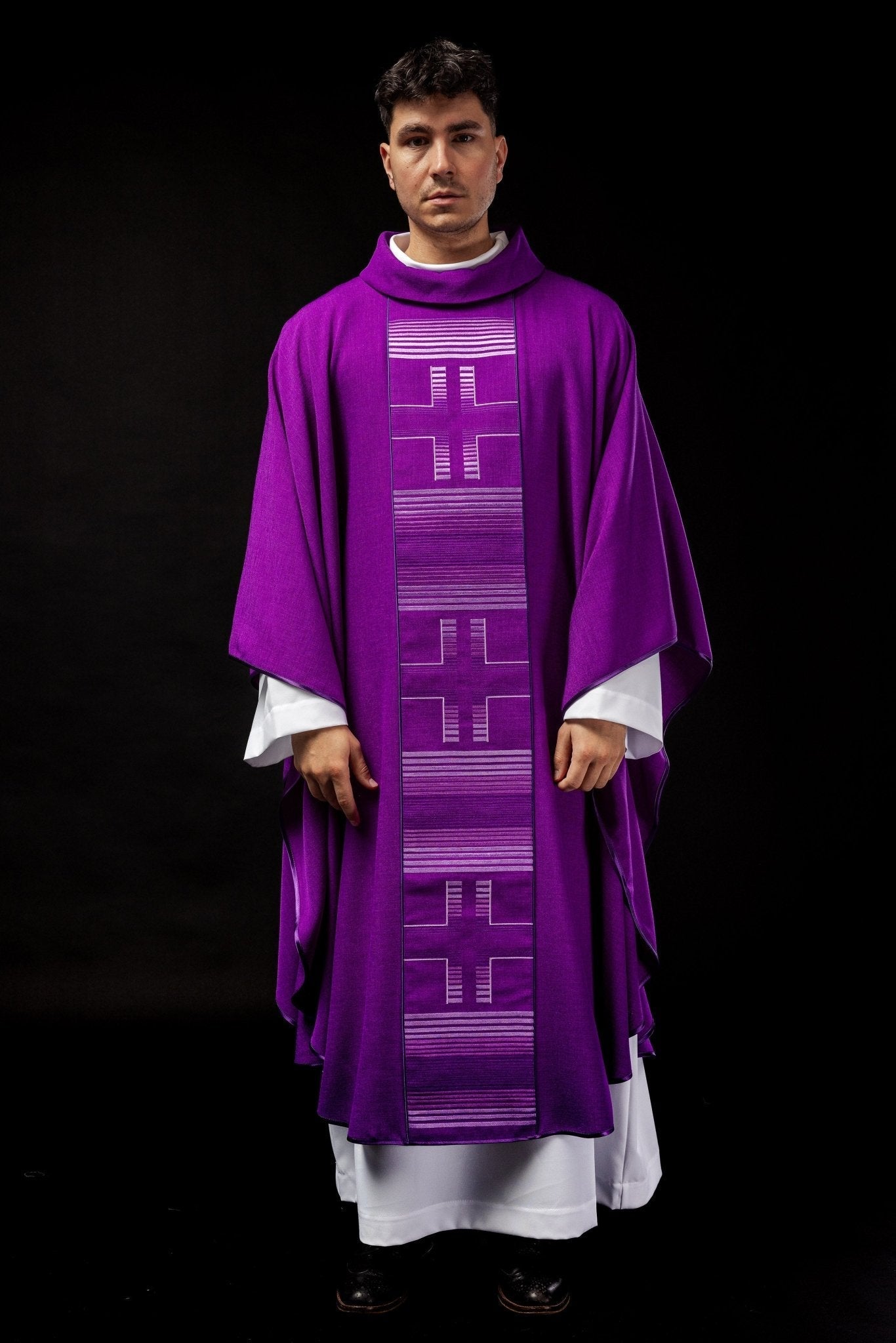 Chasuble embroidered with Crosses in purple HA7032 - 03 FIOLET - HAFTINAUSA.COM