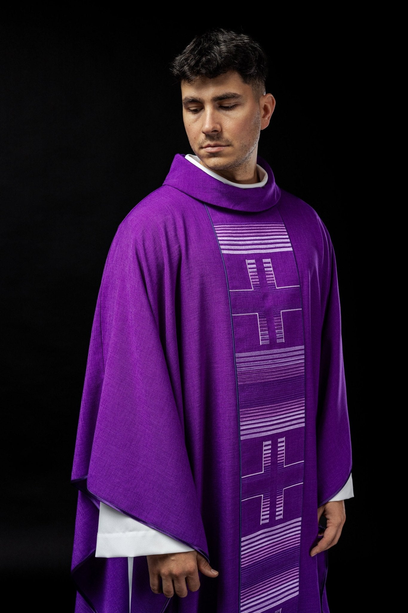Chasuble embroidered with Crosses in purple HA7032 - 03 FIOLET - HAFTINAUSA.COM