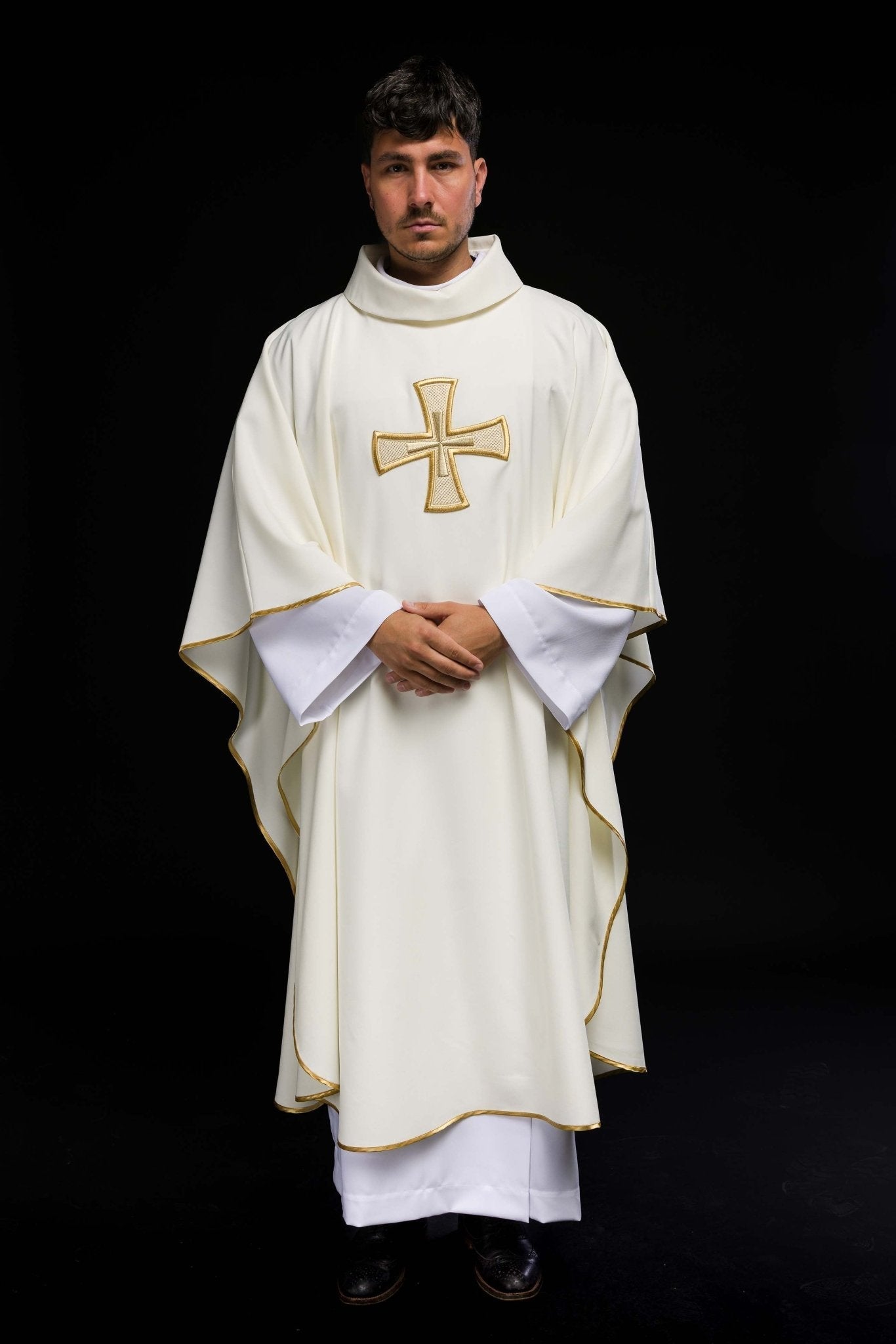 Chasuble embroidered with ecru Cross KOR/258/05/12 - HAFTINAUSA.COM