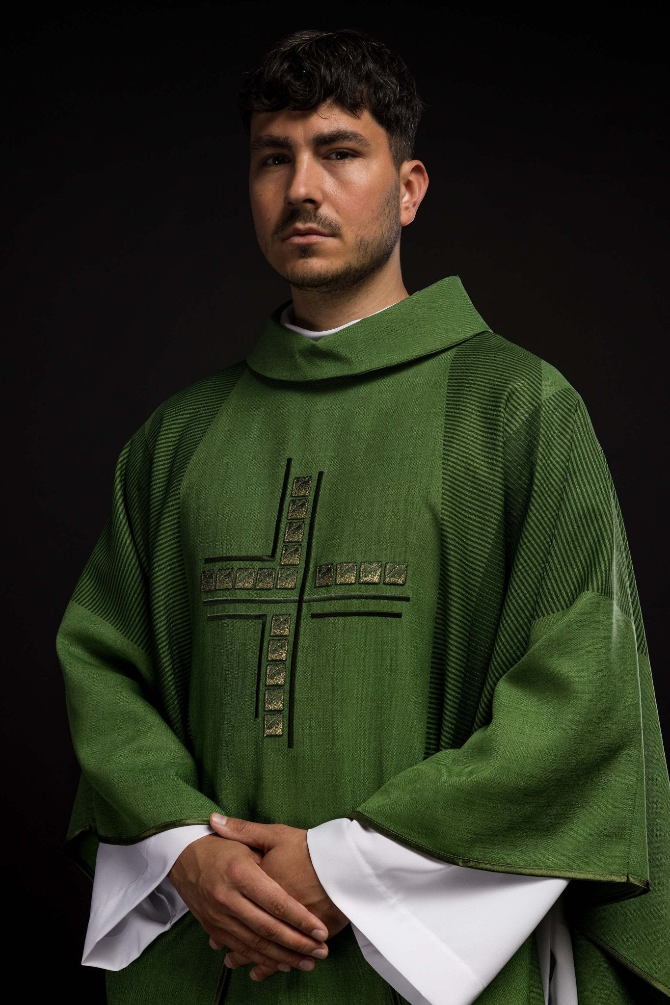 Chasuble embroidered with green print and embroidery HA7036 - 01 ZIELONY - HAFTINAUSA.COM