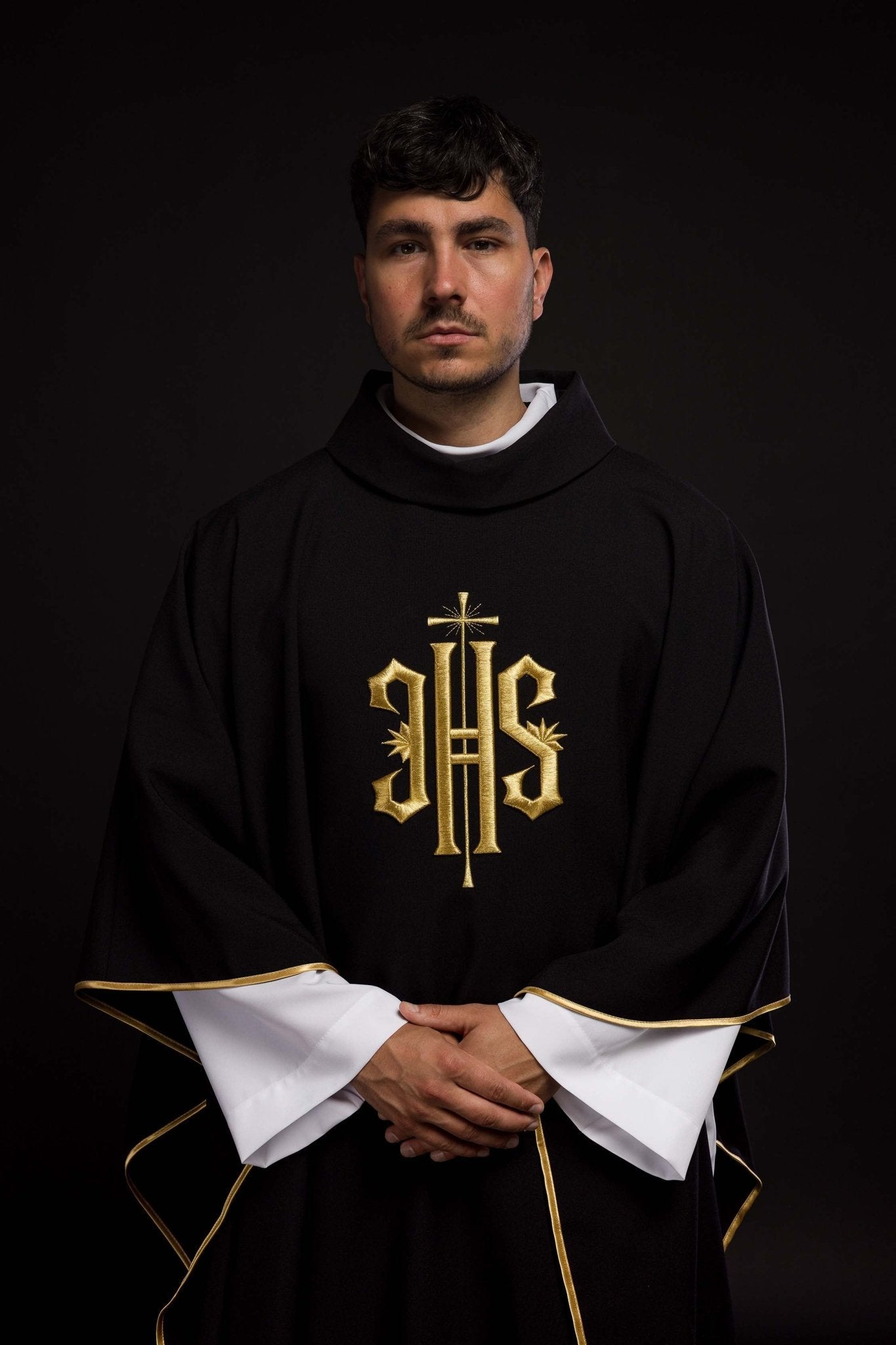 Chasuble embroidered with IHS symbol in black KOR/010/07/12 CZARNY - HAFTINAUSA.COM