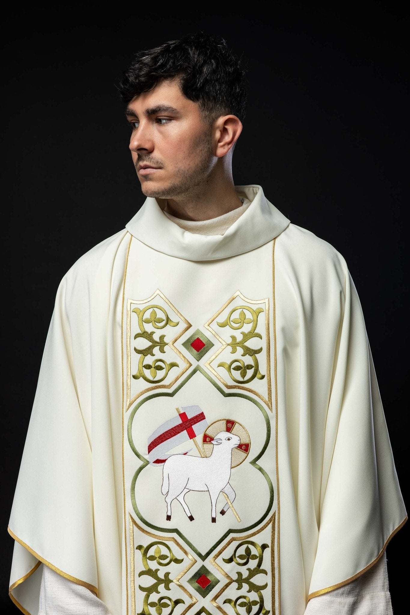 Chasuble embroidered with Lamb pattern in ecru KOR/039/05/01 ECRU - HAFTINAUSA.COM