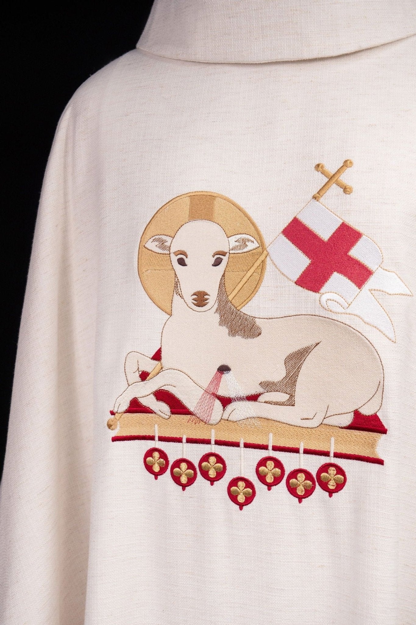 Chasuble embroidered with Lamb symbol in ecru KDT/7049/05/49 ECRU - HAFTINAUSA.COM