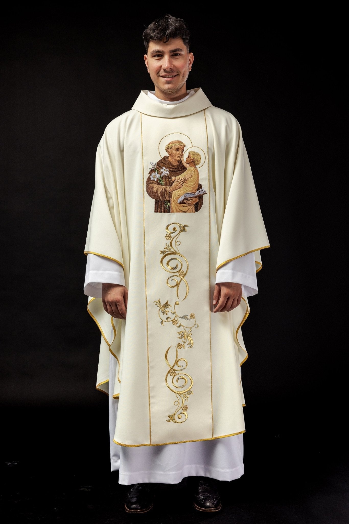Chasuble embroidered with the image of Saint Anthony KOW2/013/05/01 - HAFTINAUSA.COM
