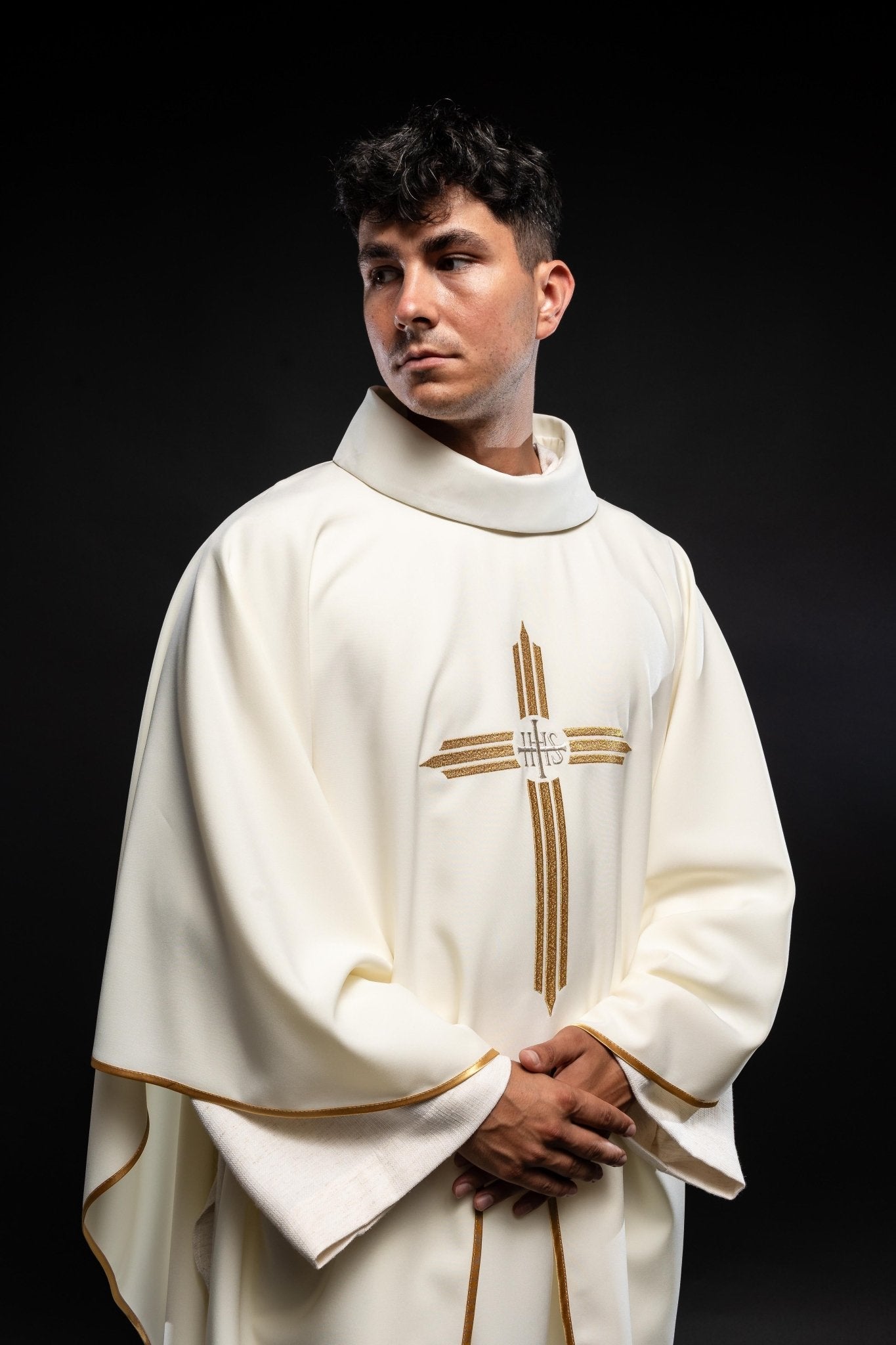 Chasuble embroidered with the symbol of Cross IHS KOR/017/05/12 ECRU - HAFTINAUSA.COM
