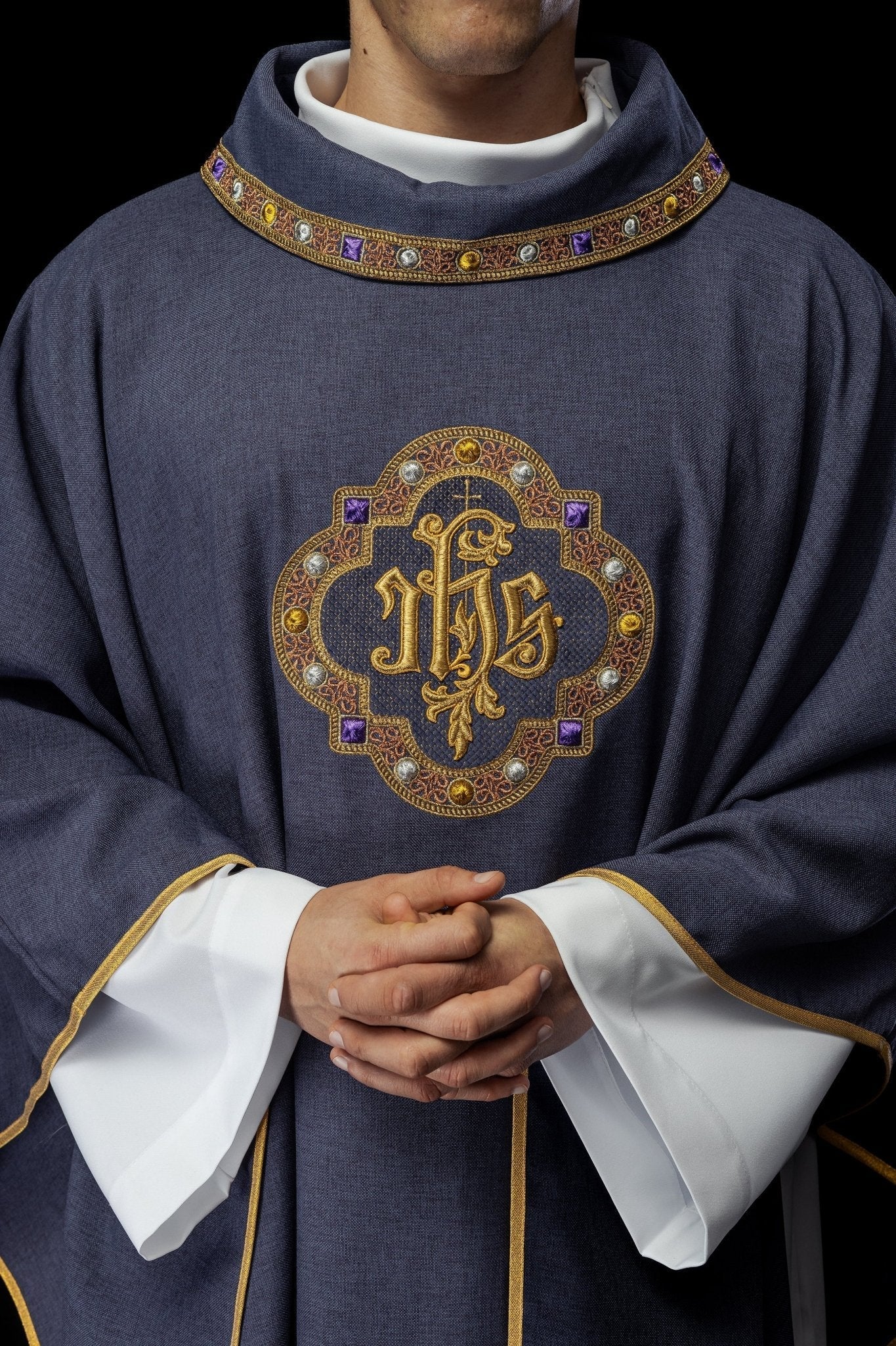 Chasuble IHS embroidered collar in purple S - 7073 - 03 - 70 - HAFTINAUSA.COM