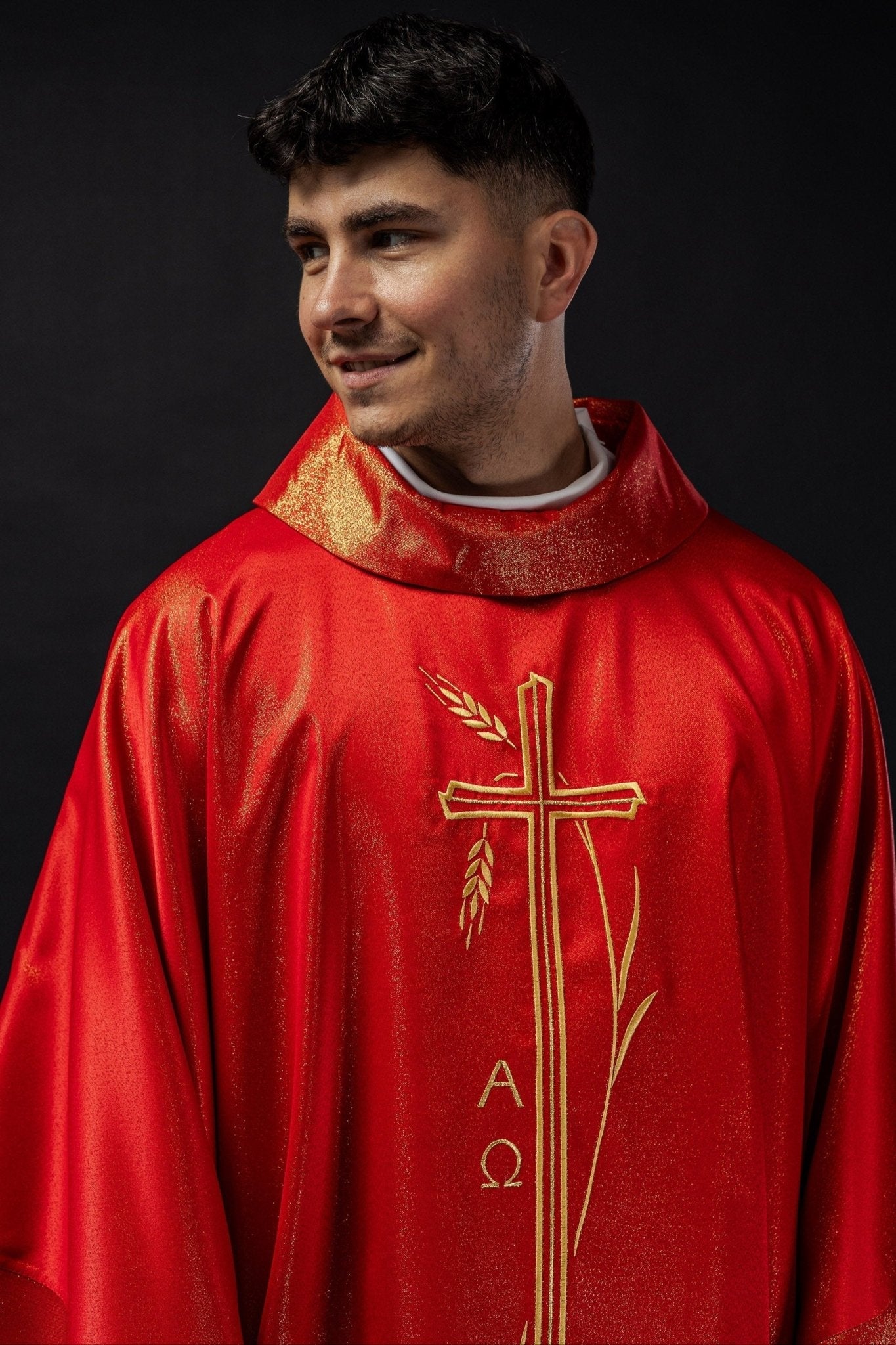 Chasuble with cross and ear motif in red color S - 7052 - 02 - 54 - HAFTINAUSA.COM
