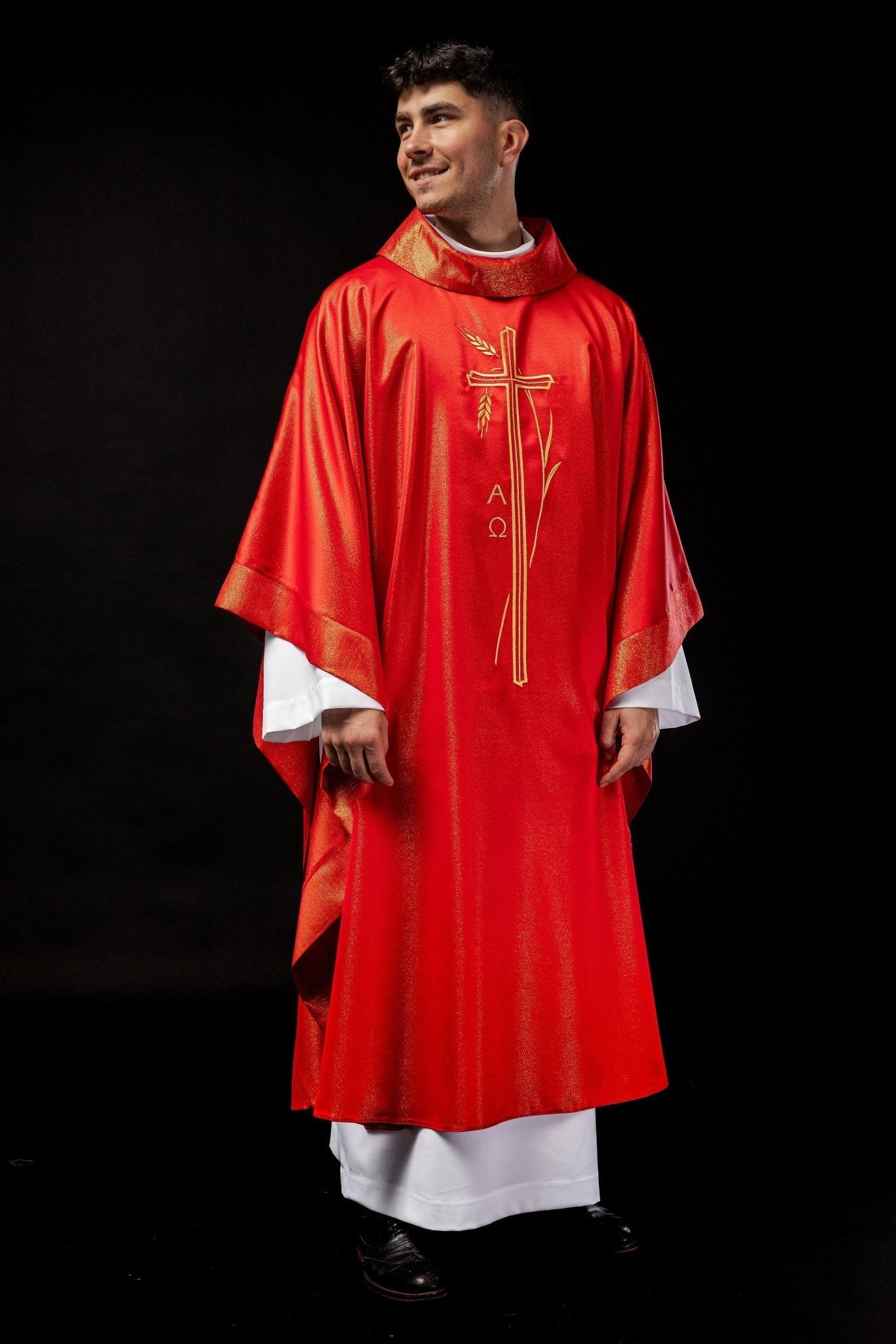 Chasuble with cross and ear motif in red color S - 7052 - 02 - 54 - HAFTINAUSA.COM