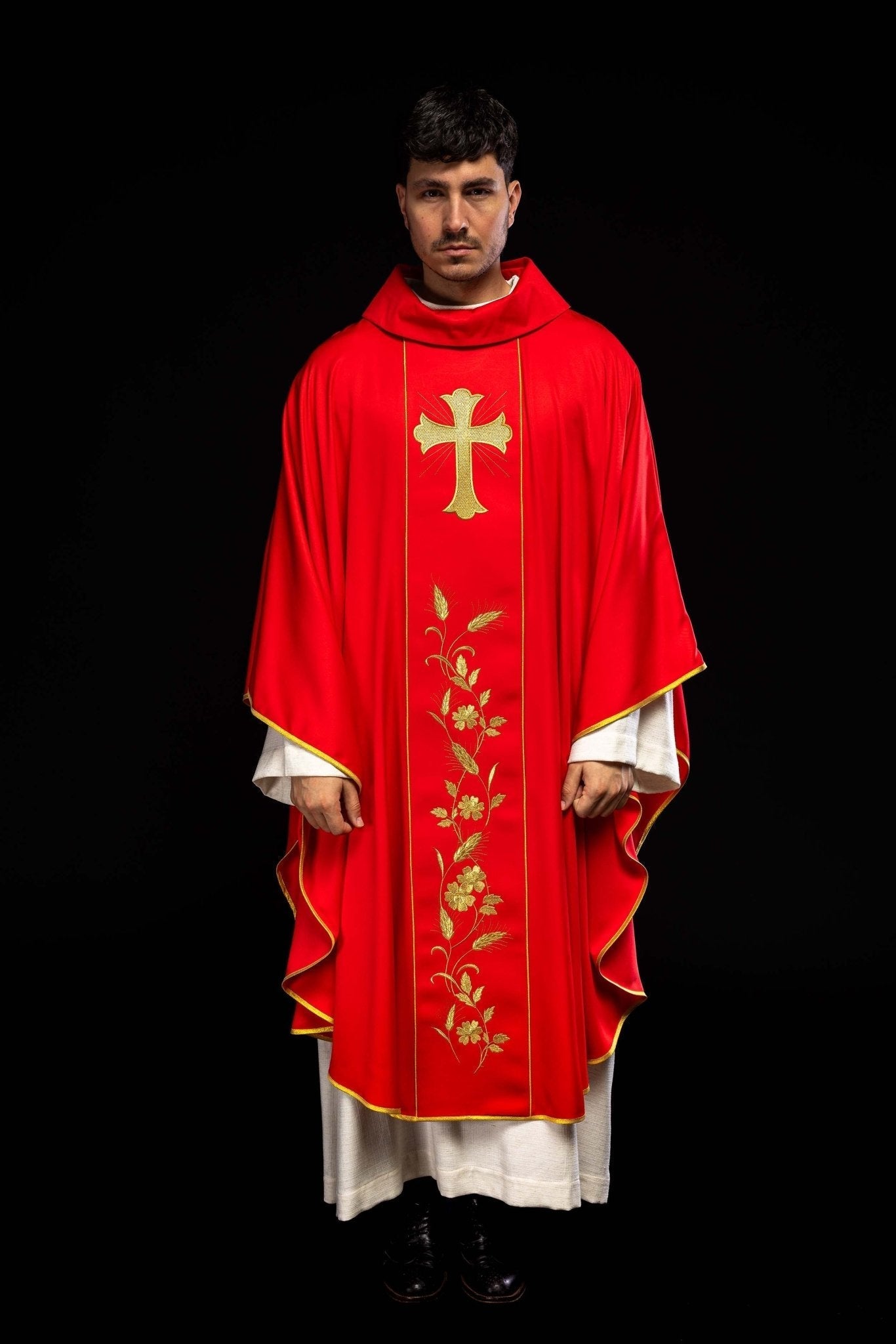 Chasuble with embroidered cross and ears of wheat in red KOR/375/02/53 CZERWONY - HAFTINAUSA.COM