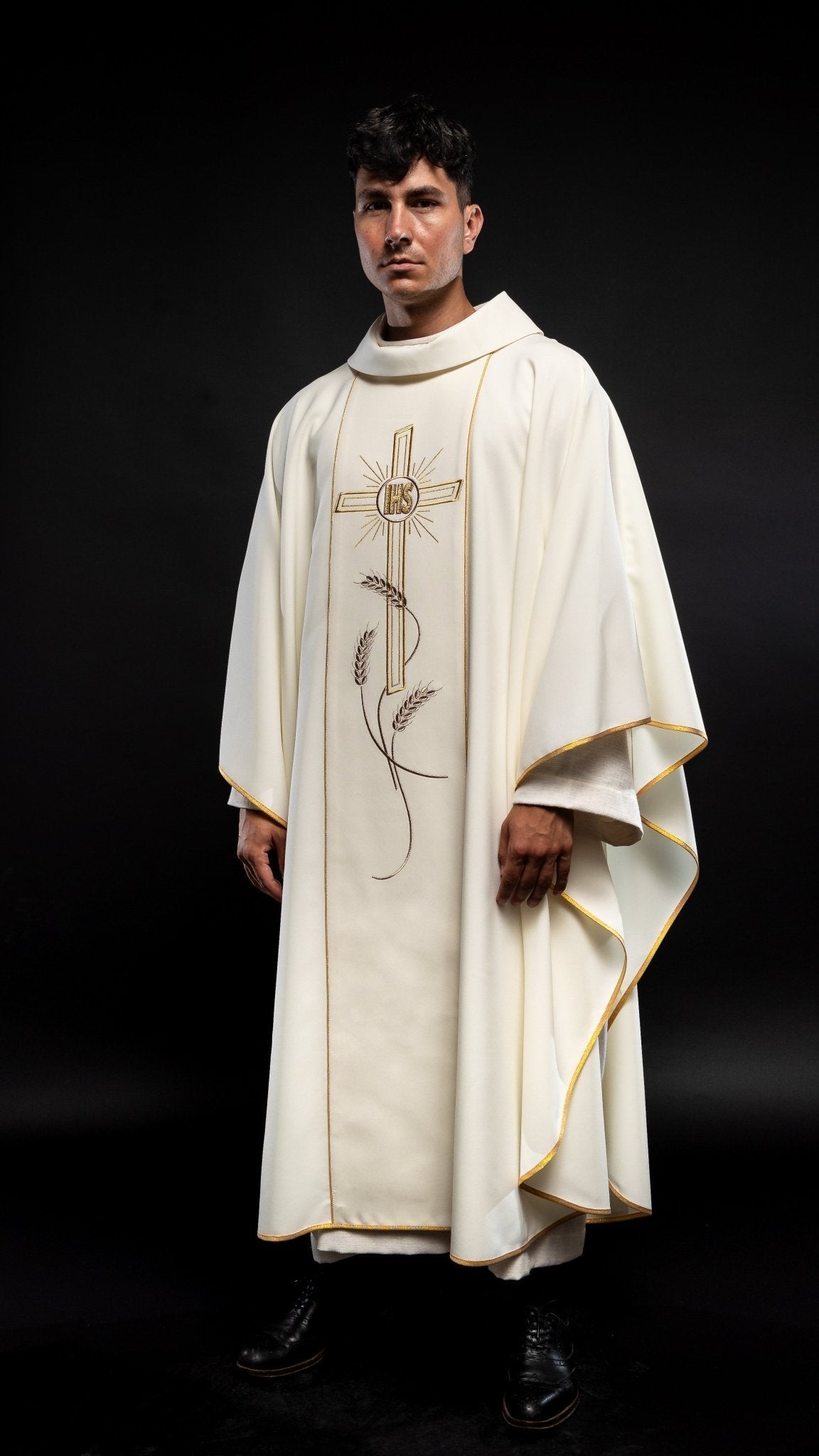 Chasuble with embroidered Cross IHS symbol in ecru KOR/074/05/01 ECRU - HAFTINAUSA.COM
