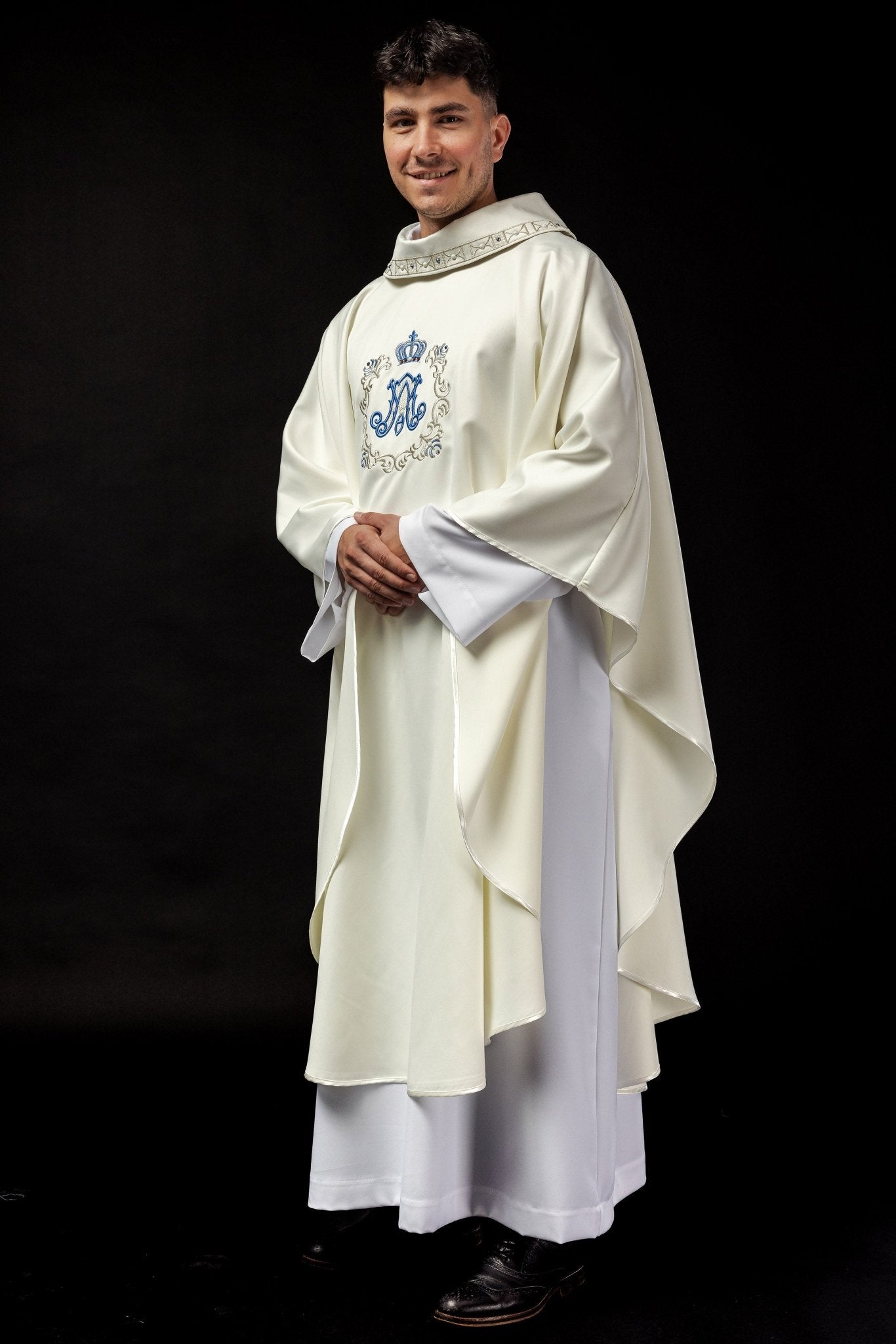 Chasuble with embroidered Marian image LE/7041/05 - HAFTINAUSA.COM