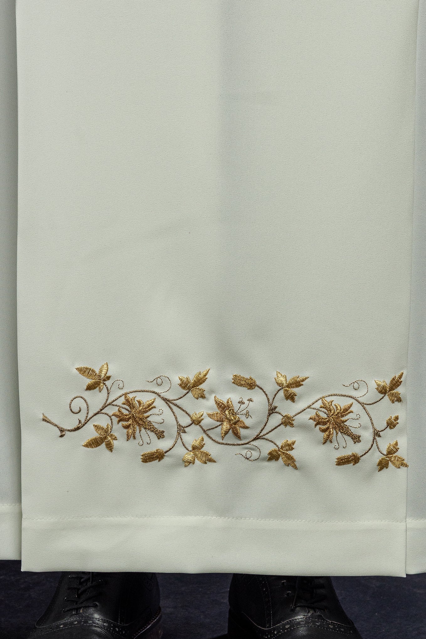 Clergy Alb with neck collar KAB/005/05/12 135cm/164cm - HAFTINAUSA.COM