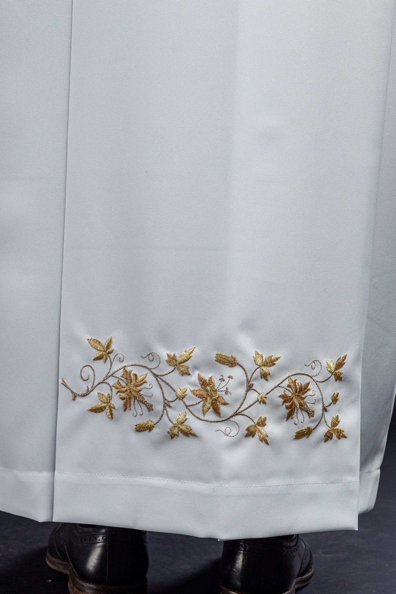 Clergy Alb with neck collar KAB/005/04/12 135cm/164cm - HAFTINAUSA.COM