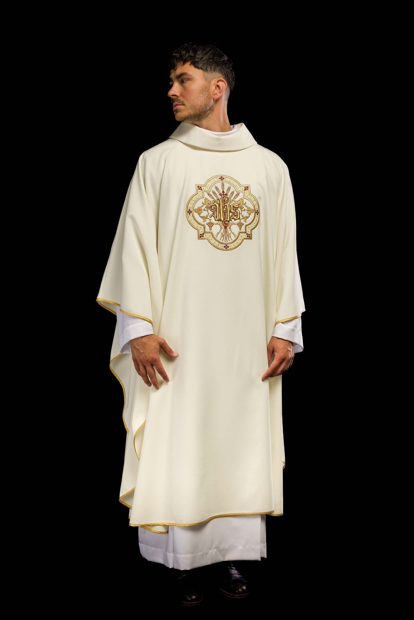 Cream chasuble with IHS and PAX embroidery KOR/119/05/01 ECRU - HAFTINAUSA.COM