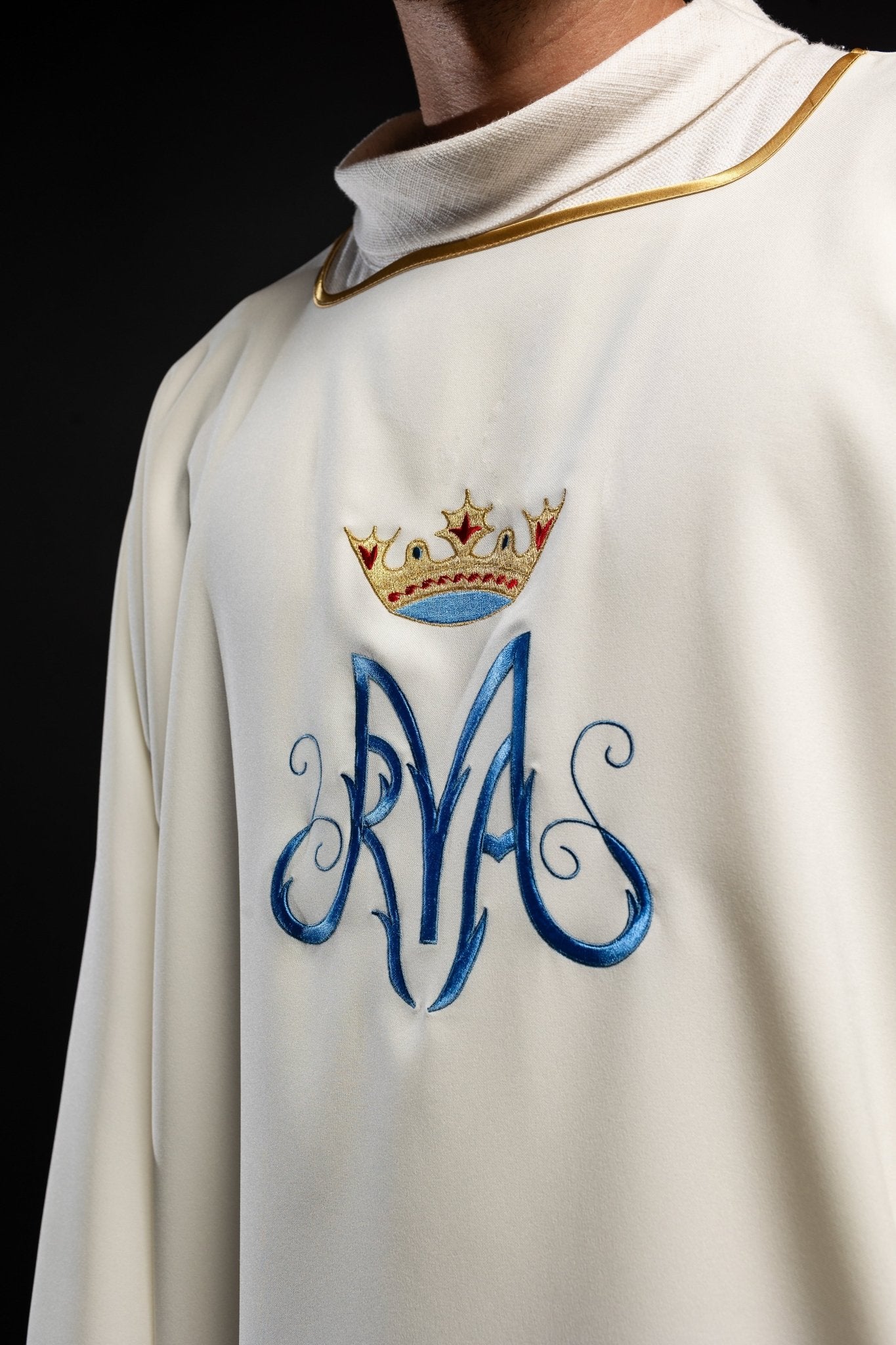 Dalmatic with Mary Motif Embroidery KDL/216/05/12/D - HAFTINAUSA.COM